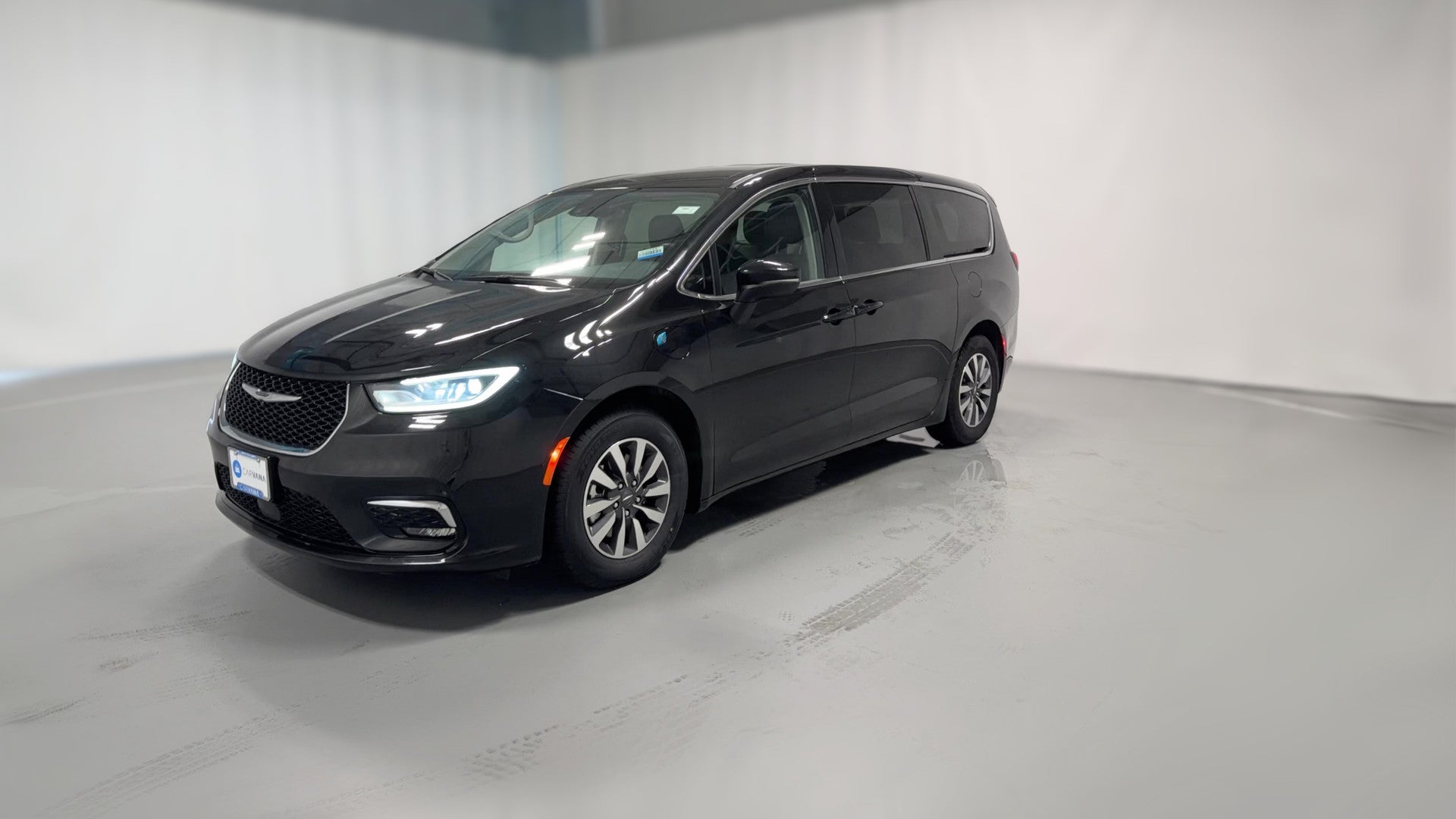 2023 Chrysler Pacifica Hybrid vehicle photo
