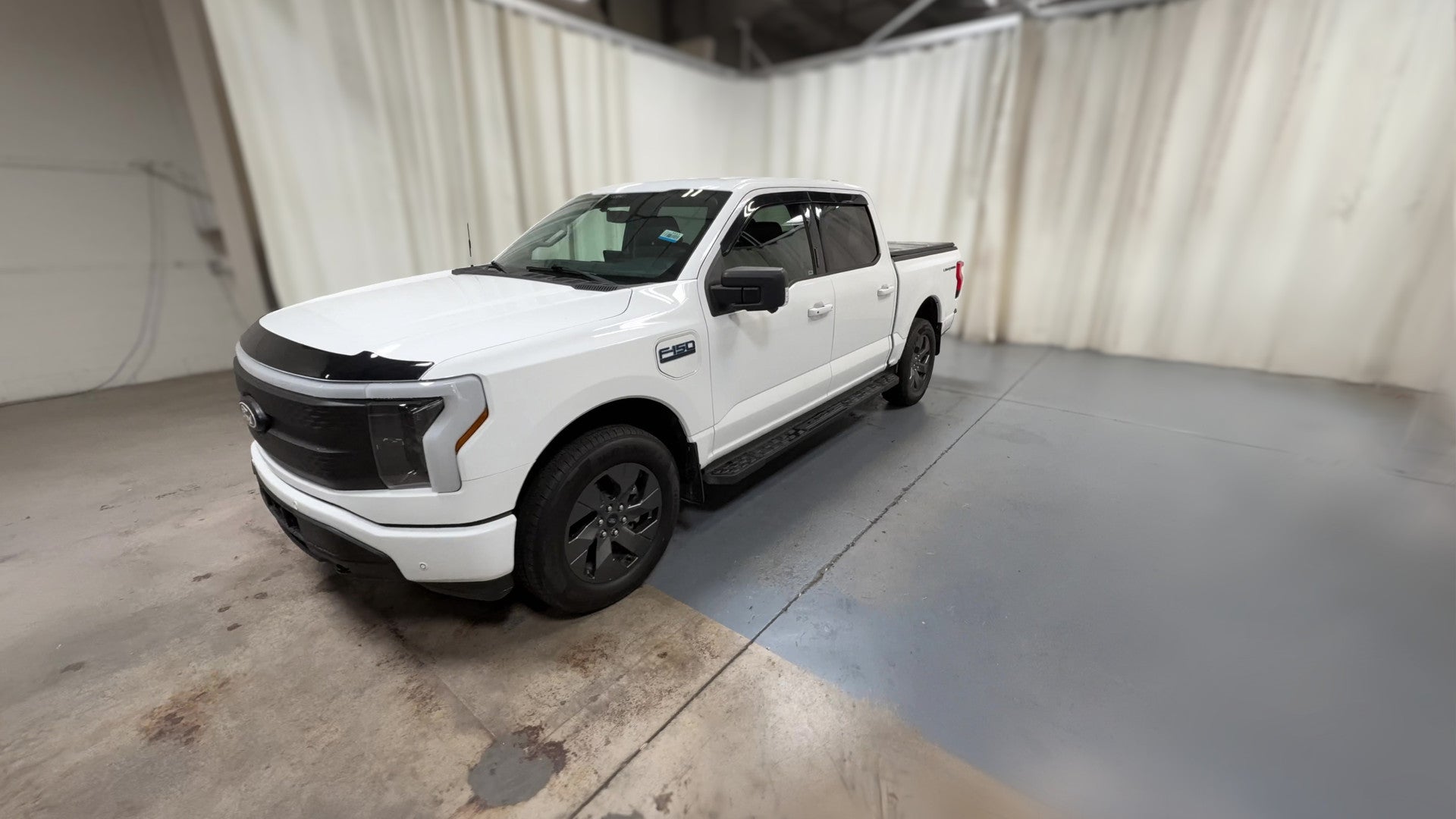 2024 Ford F150 Lightning vehicle photo