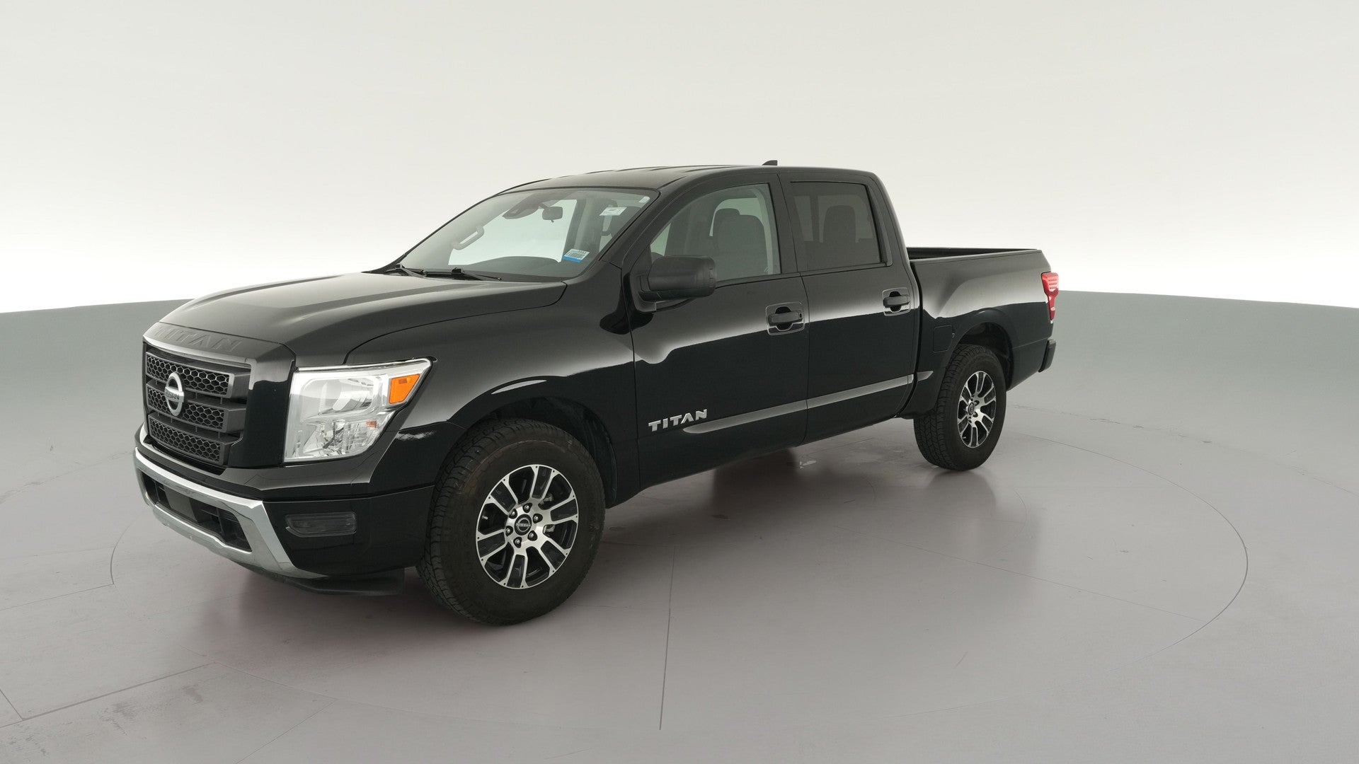2023 Nissan Titan Crew Cab vehicle photo