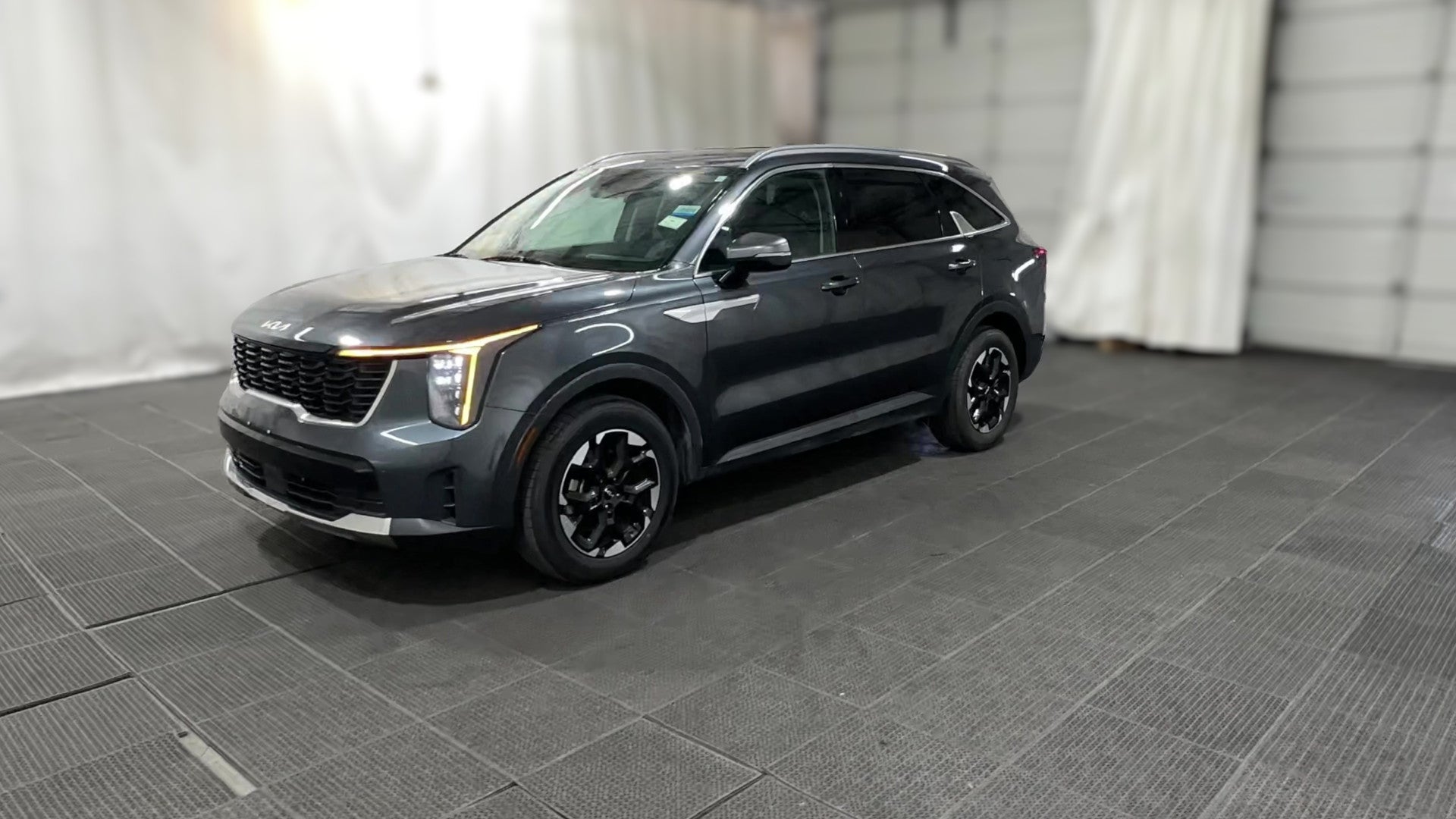 2024 Kia Sorento vehicle photo