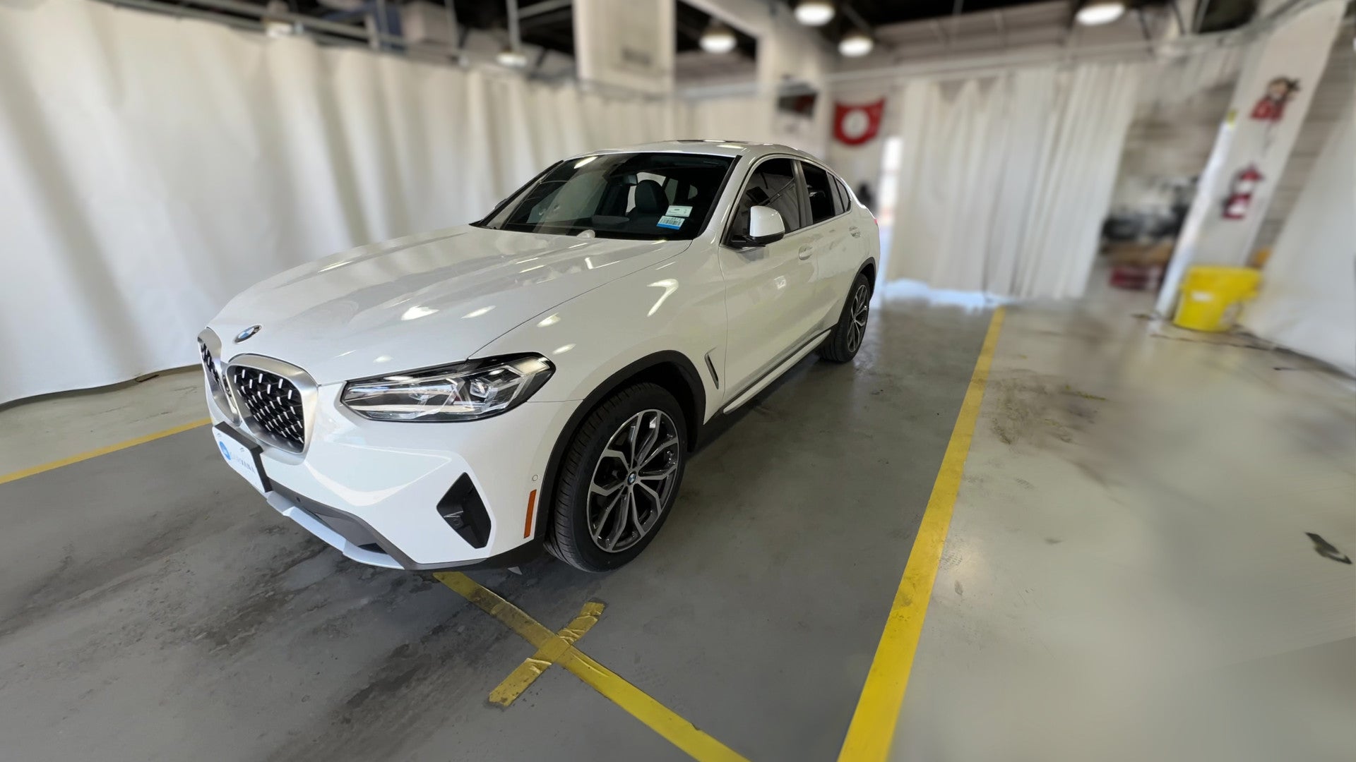 2024 BMW X4 vehicle photo