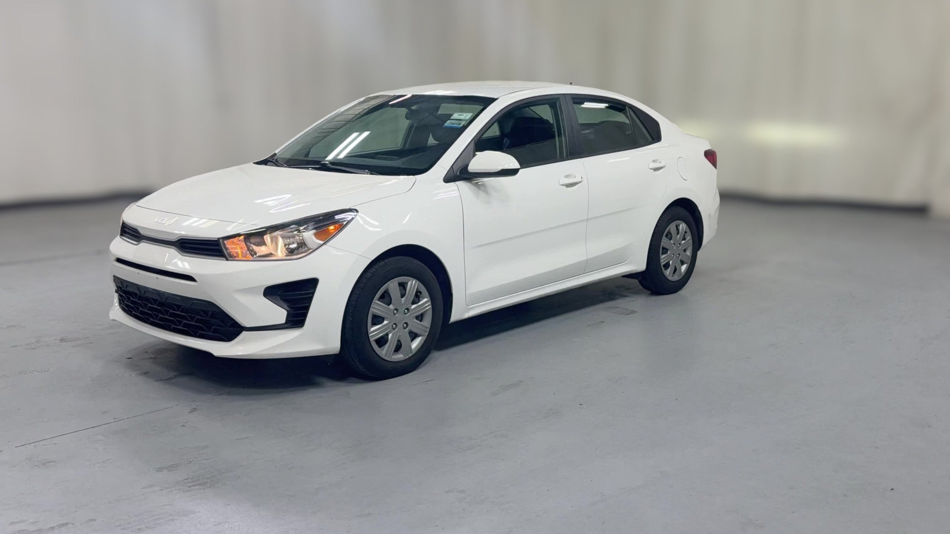 2023 Kia Rio vehicle photo