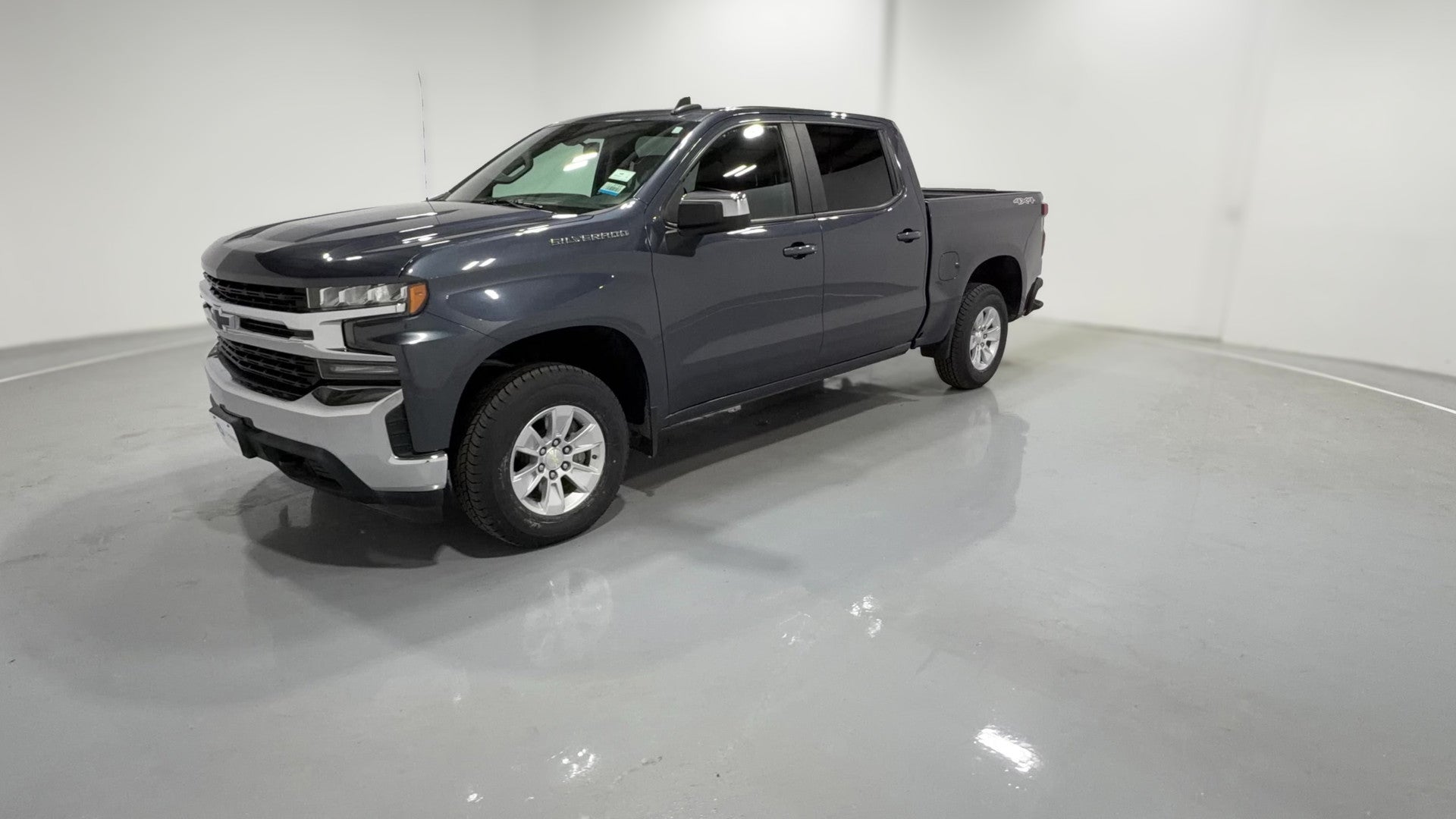 2021 Chevrolet Silverado 1500 Crew Cab vehicle photo