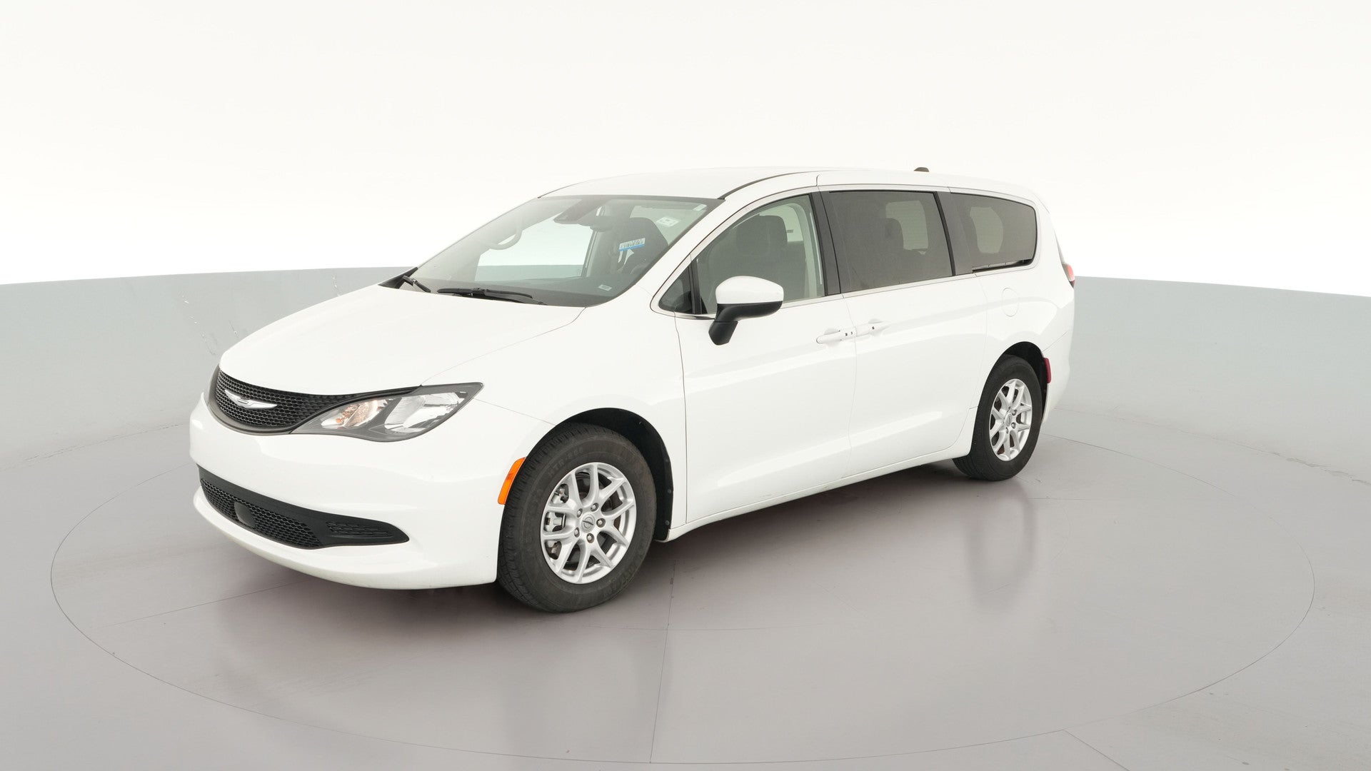 2023 Chrysler Voyager vehicle photo