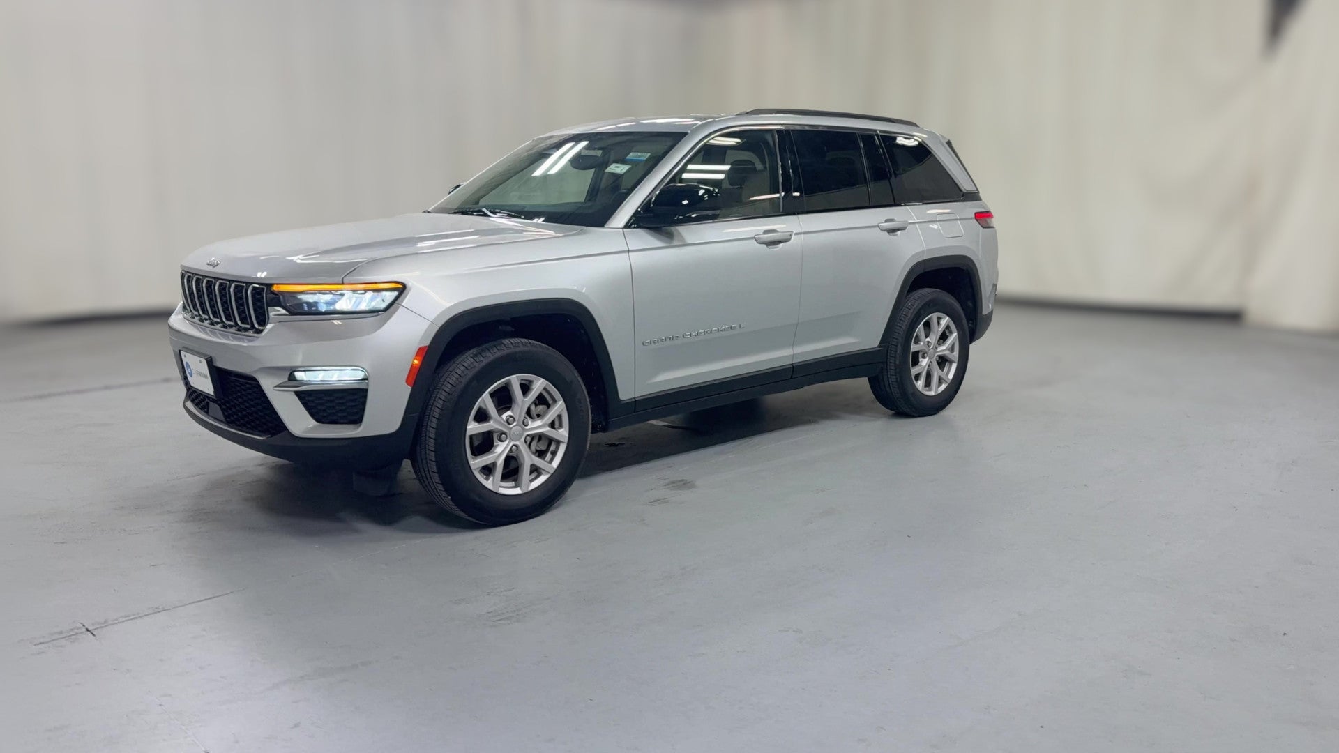 2022 Jeep Grand Cherokee vehicle photo
