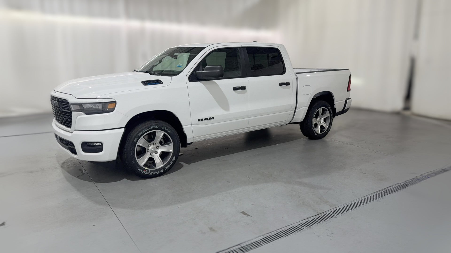 2026 Ram 1500 Crew Cab vehicle photo