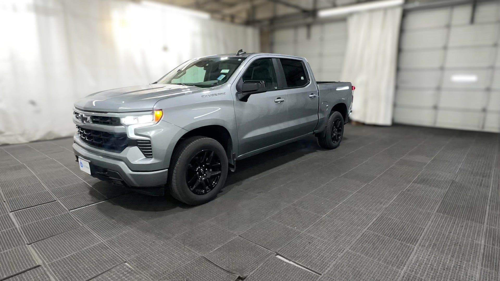 2025 Chevrolet Silverado 1500 Crew Cab vehicle photo
