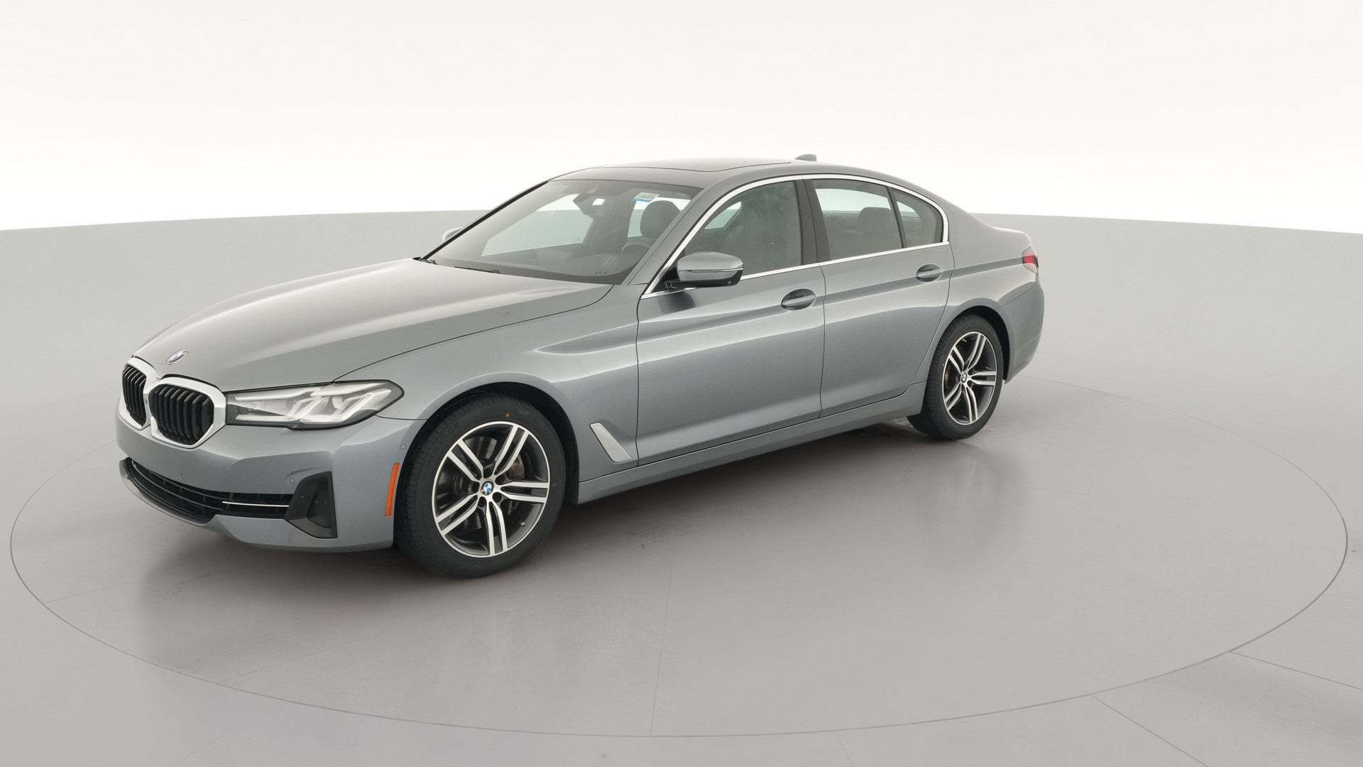 2021 BMW 5 Series vehicle photo