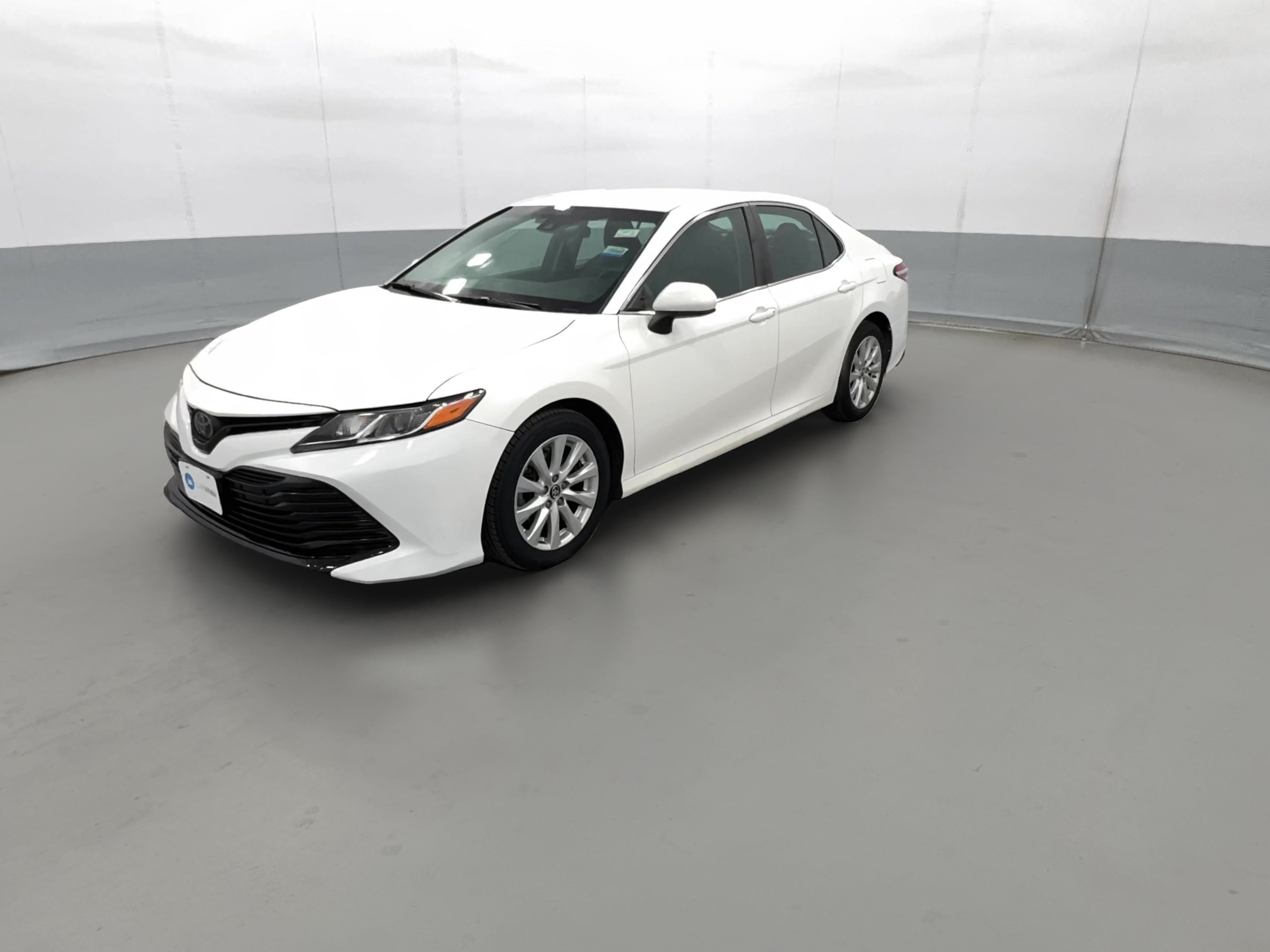 2018 Toyota Camry LE - Photo 25