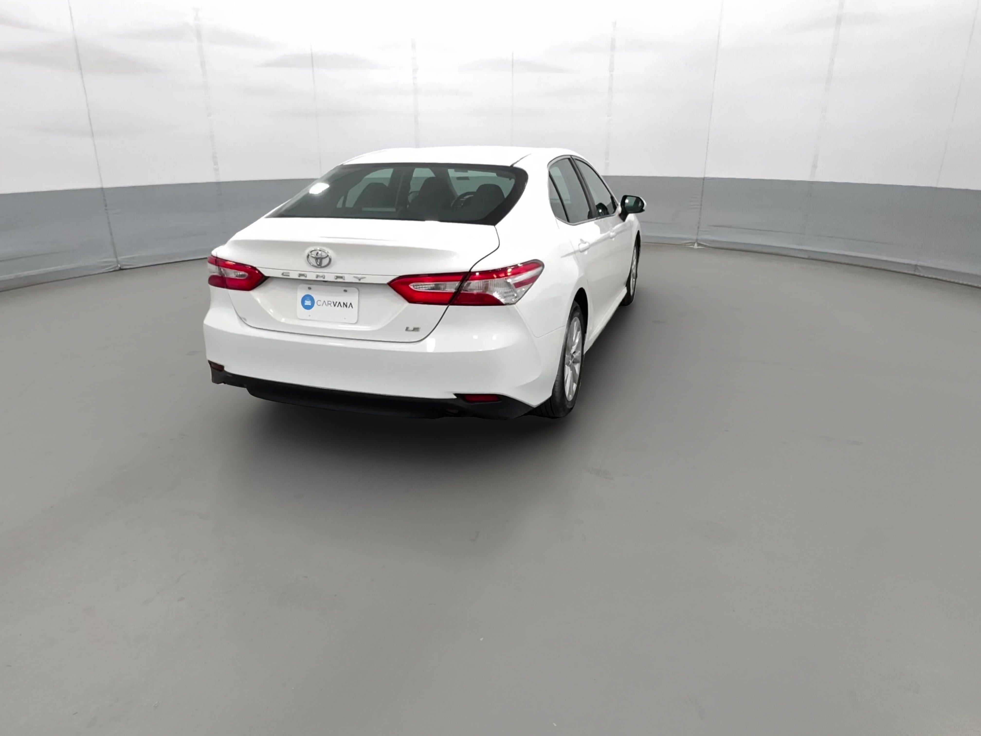 2018 Toyota Camry LE - Photo 32