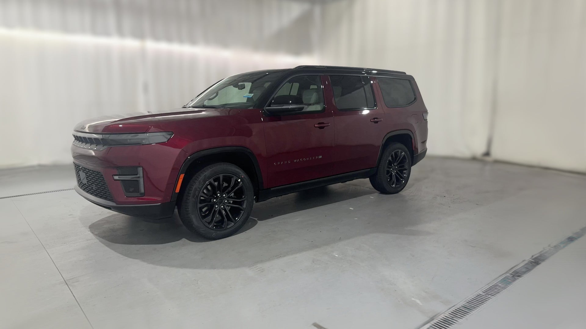 2026 Jeep Grand Wagoneer vehicle photo