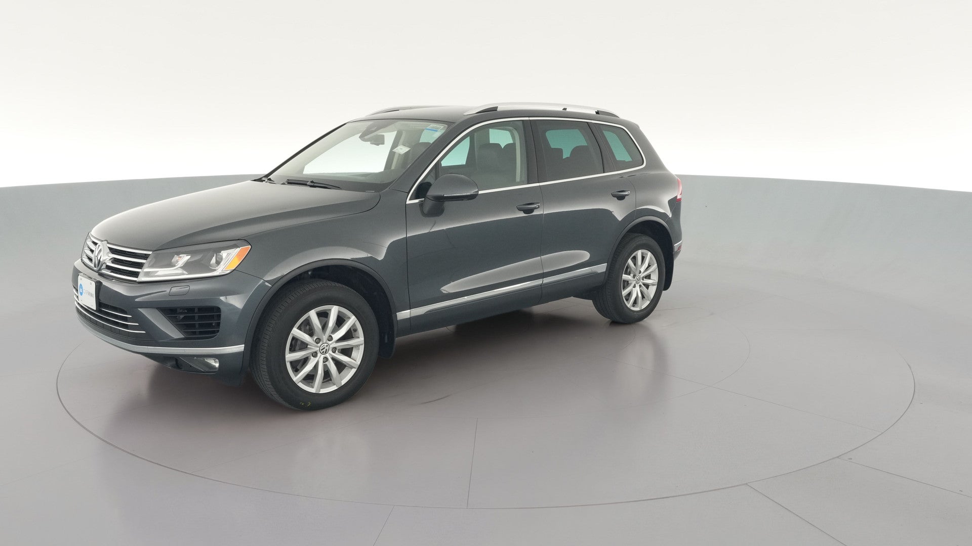 2016 Volkswagen Touareg vehicle photo