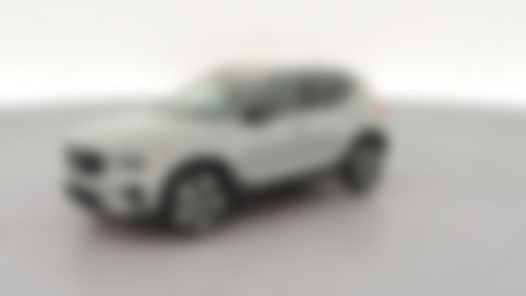 2026 Volvo XC40 vehicle photo