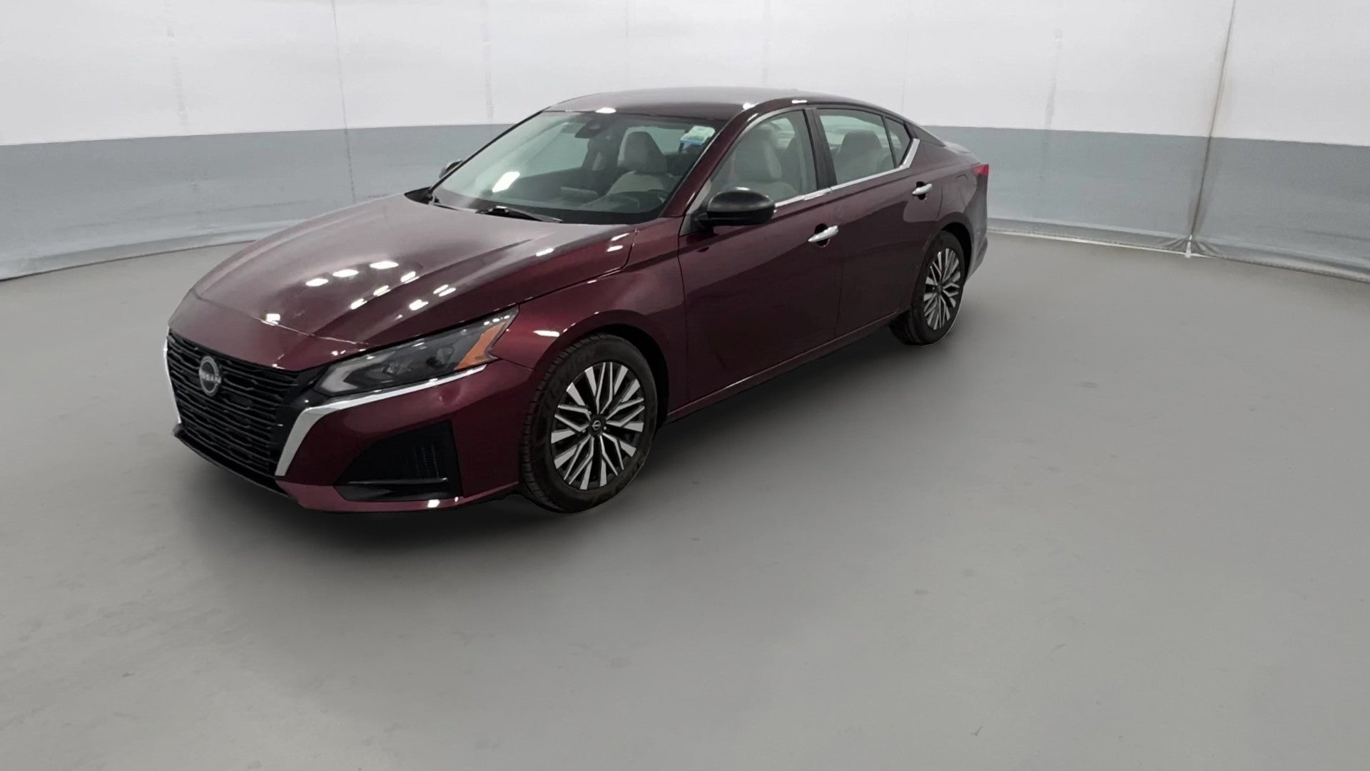 2024 Nissan Altima vehicle photo