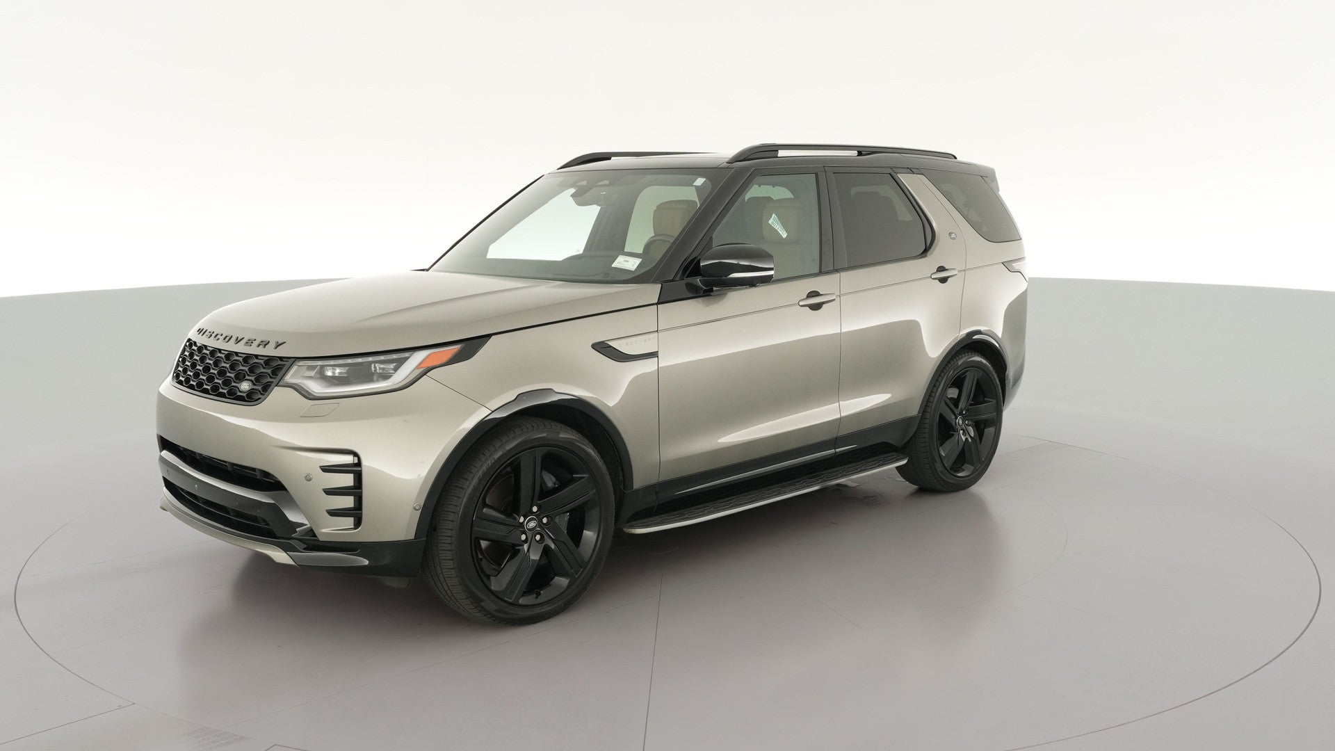 2024 Land Rover Discovery vehicle photo