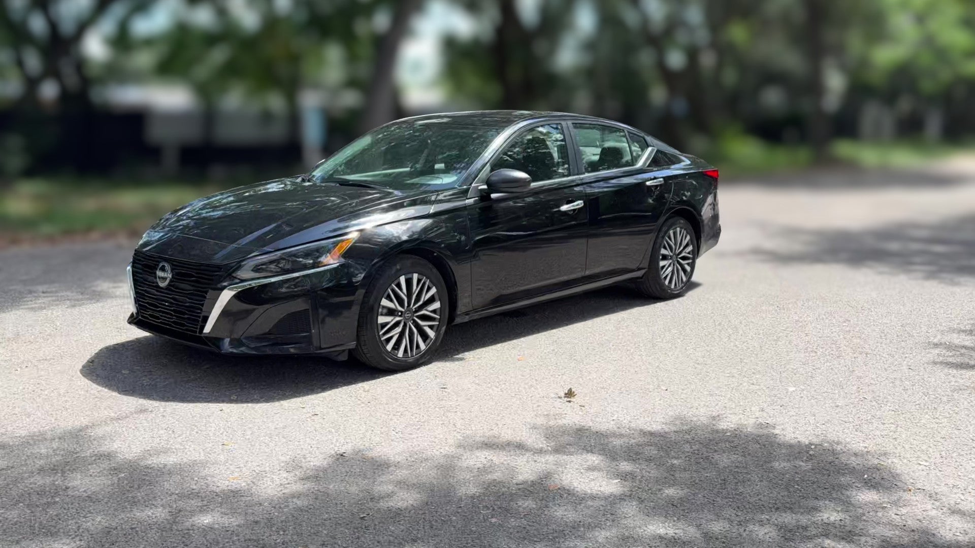 2025 Nissan Altima vehicle photo