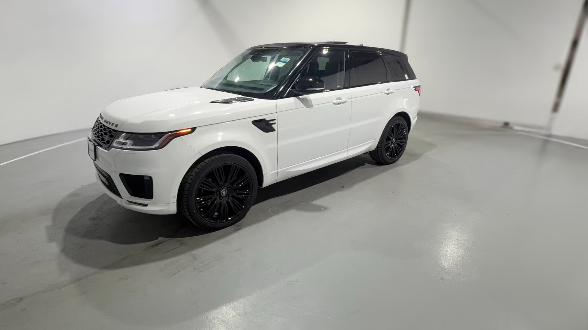 2019 Land Rover Range Rover Sport vehicle photo