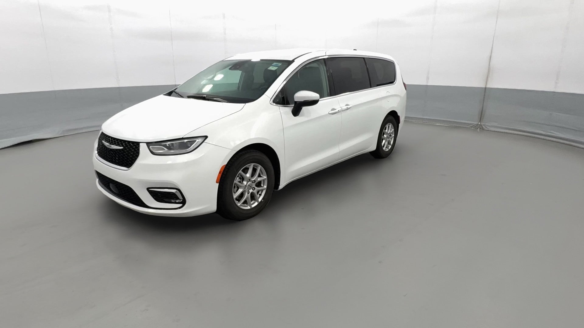 2023 Chrysler Pacifica vehicle photo