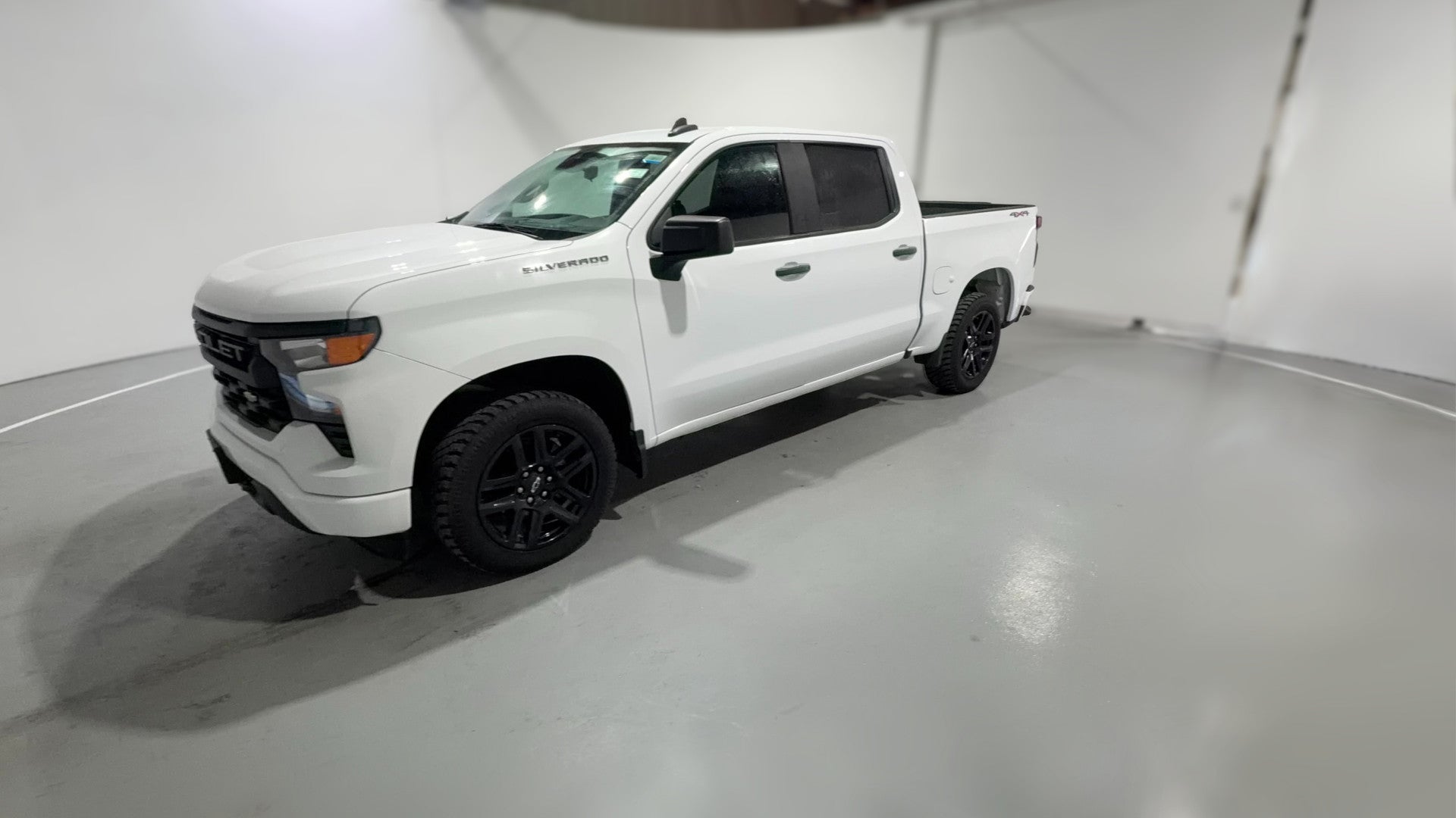 2022 Chevrolet Silverado 1500 Crew Cab vehicle photo
