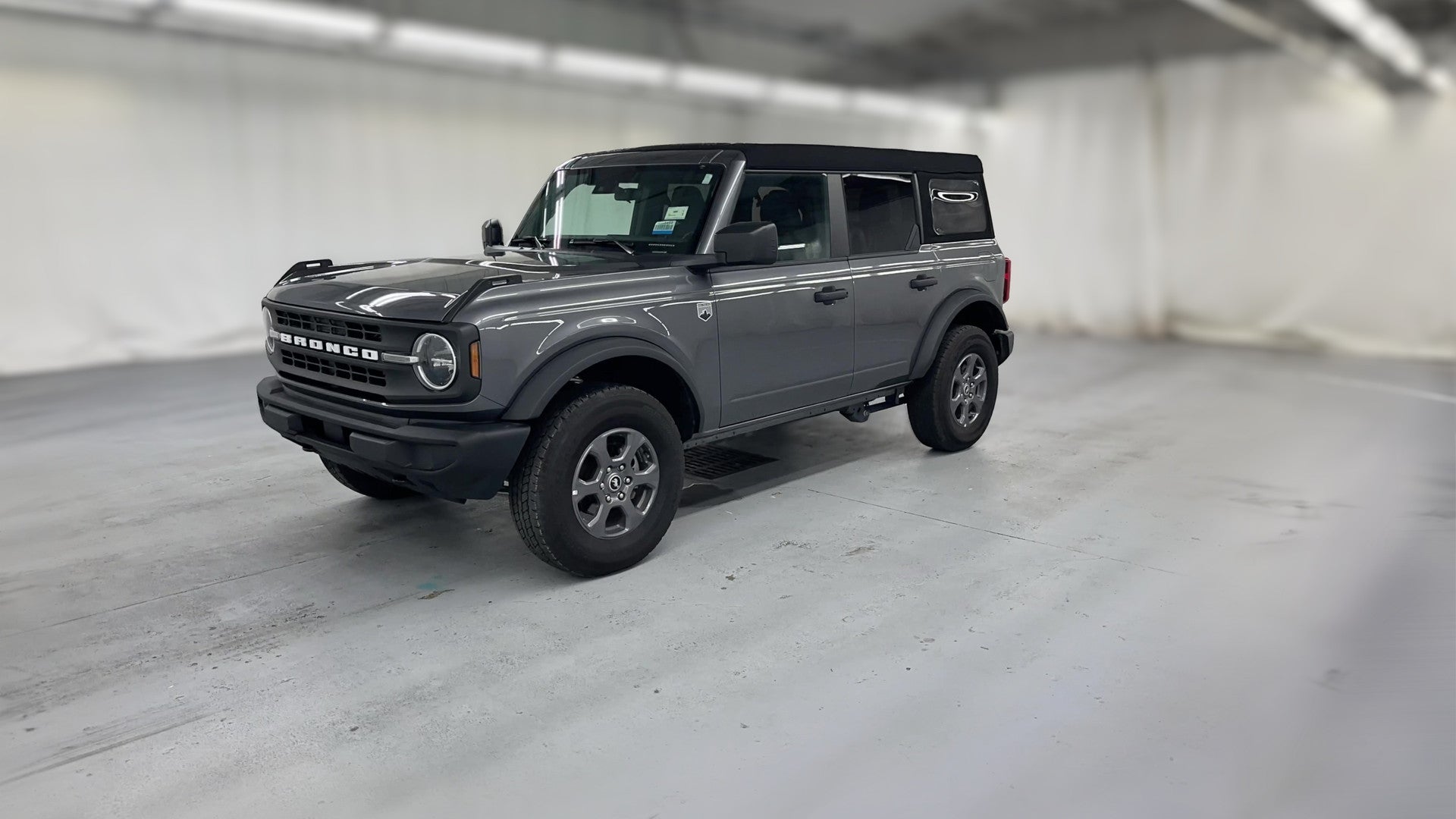2025 Ford Bronco vehicle photo