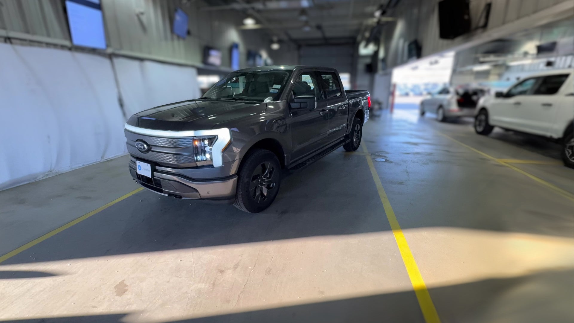 2023 Ford F150 Lightning vehicle photo