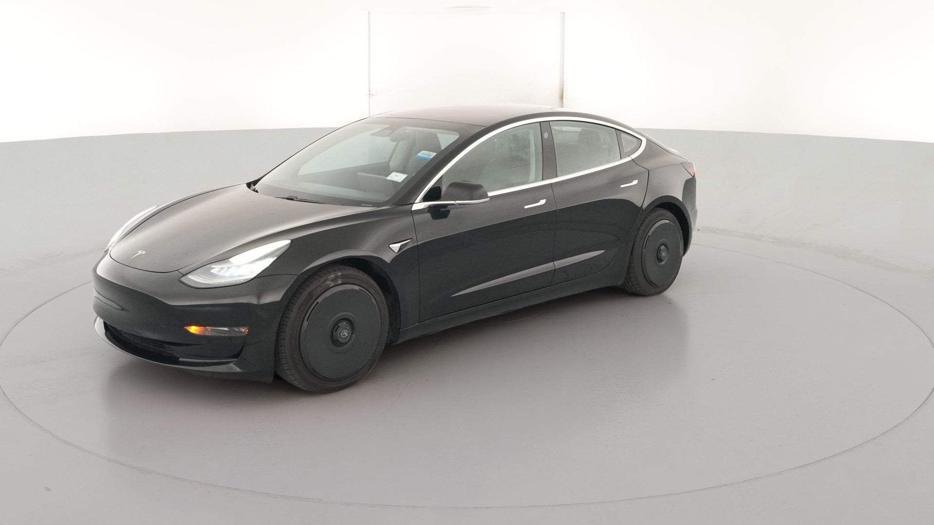 2018 Tesla Model 3 vehicle photo