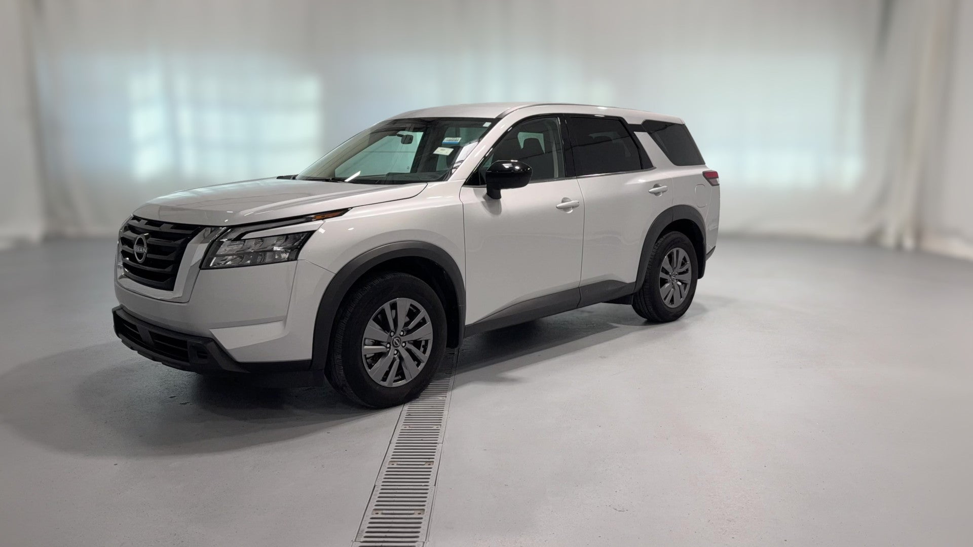 2025 Nissan Pathfinder vehicle photo