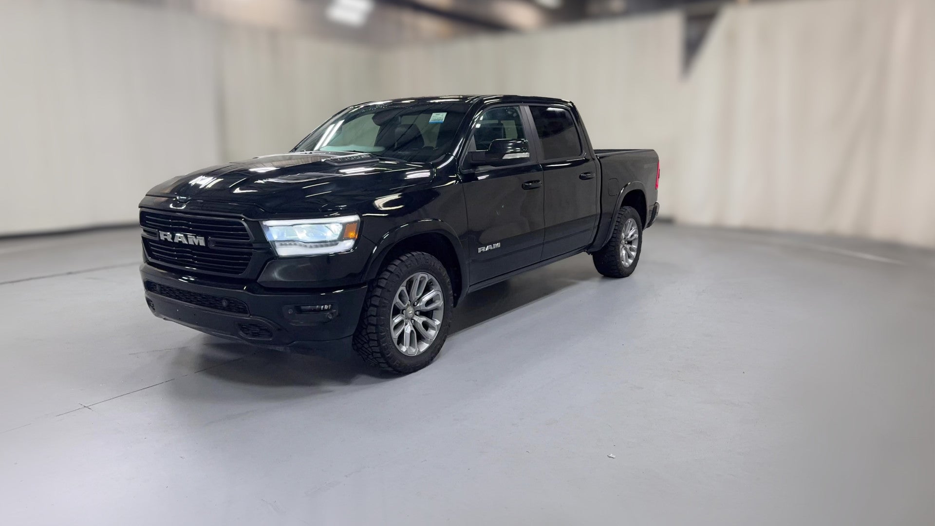 2020 Ram 1500 Crew Cab vehicle photo