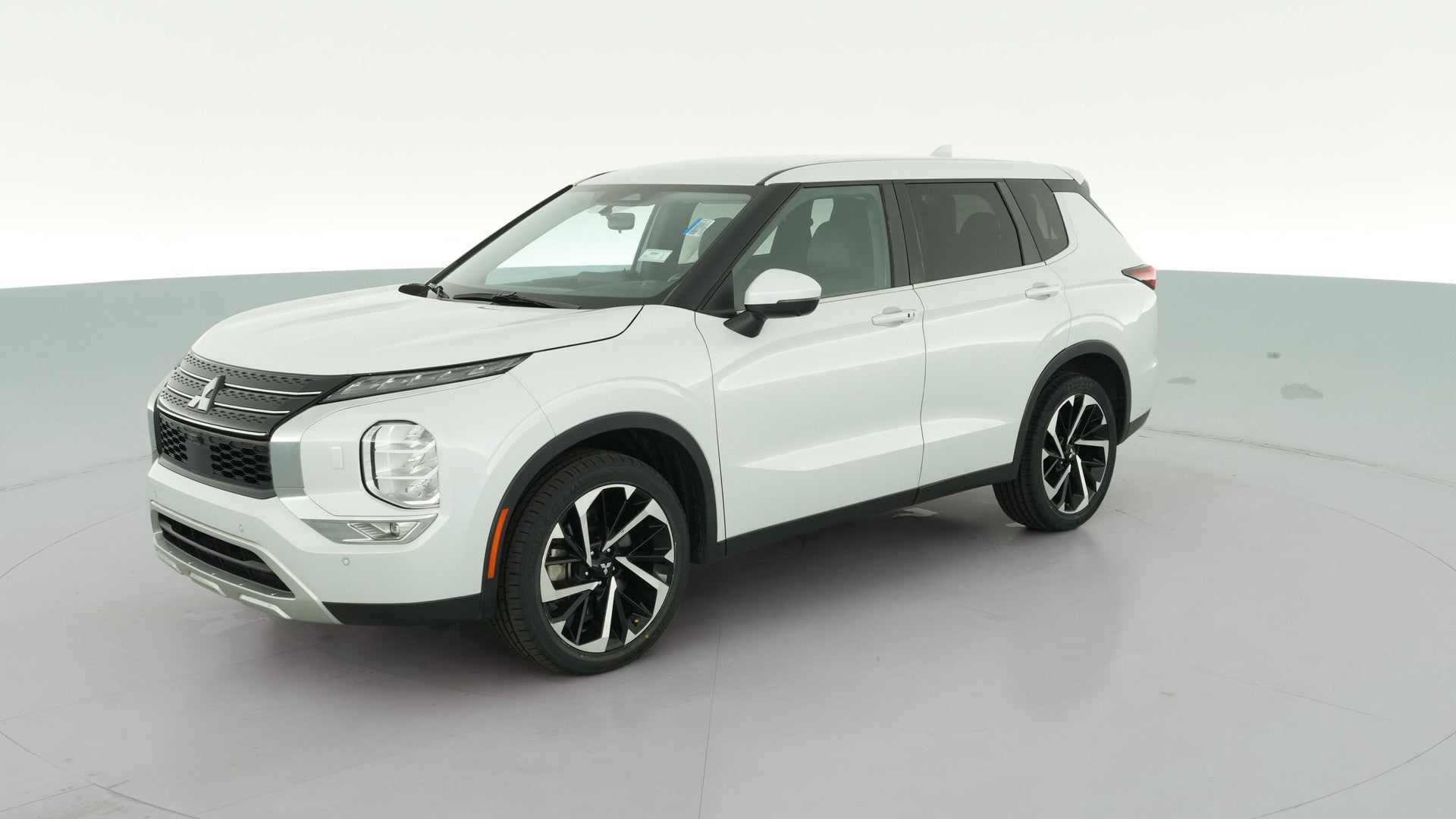 2024 Mitsubishi Outlander vehicle photo