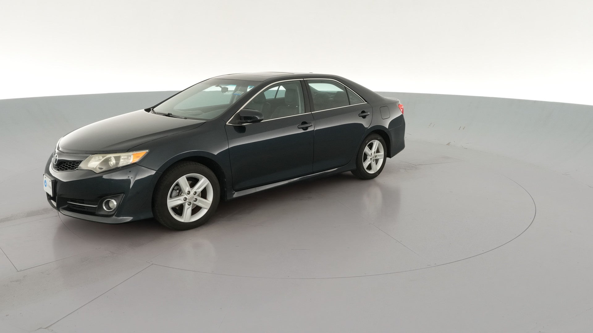 2014 Toyota Camry vehicle photo