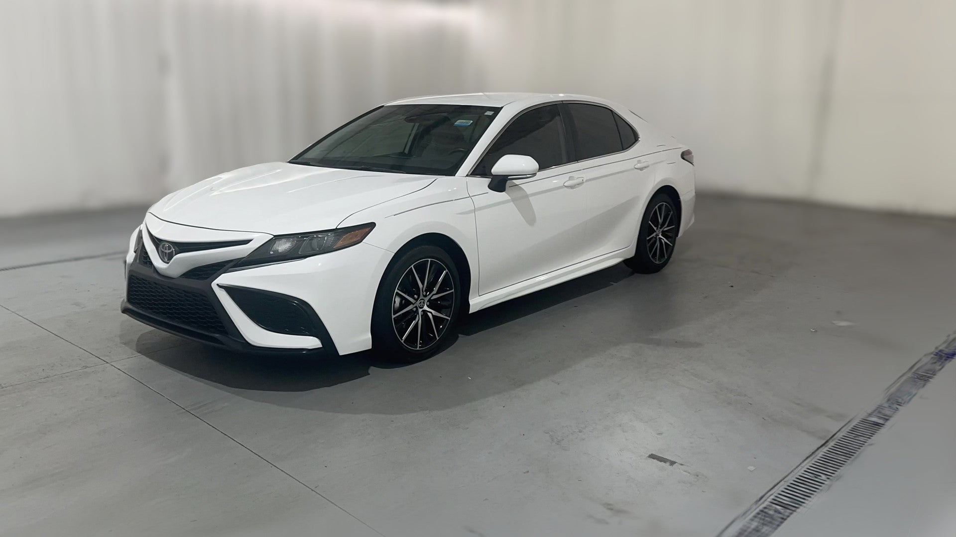 2023 Toyota Camry vehicle photo