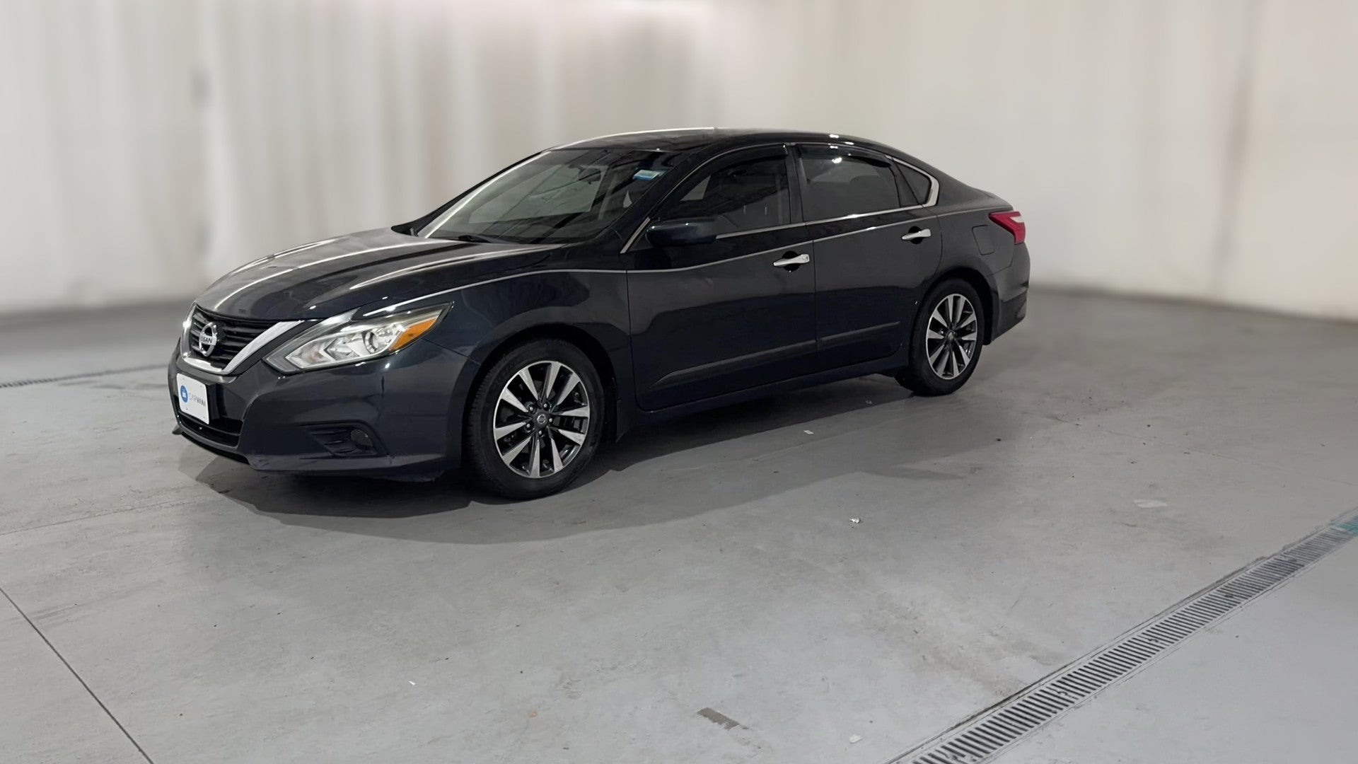 2017 Nissan Altima vehicle photo
