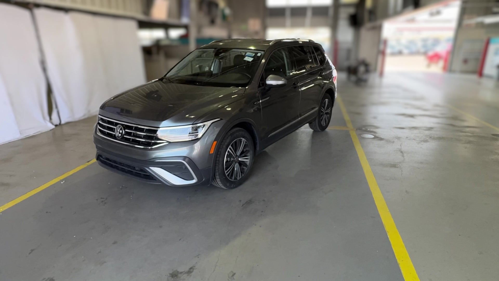 2024 Volkswagen Tiguan vehicle photo