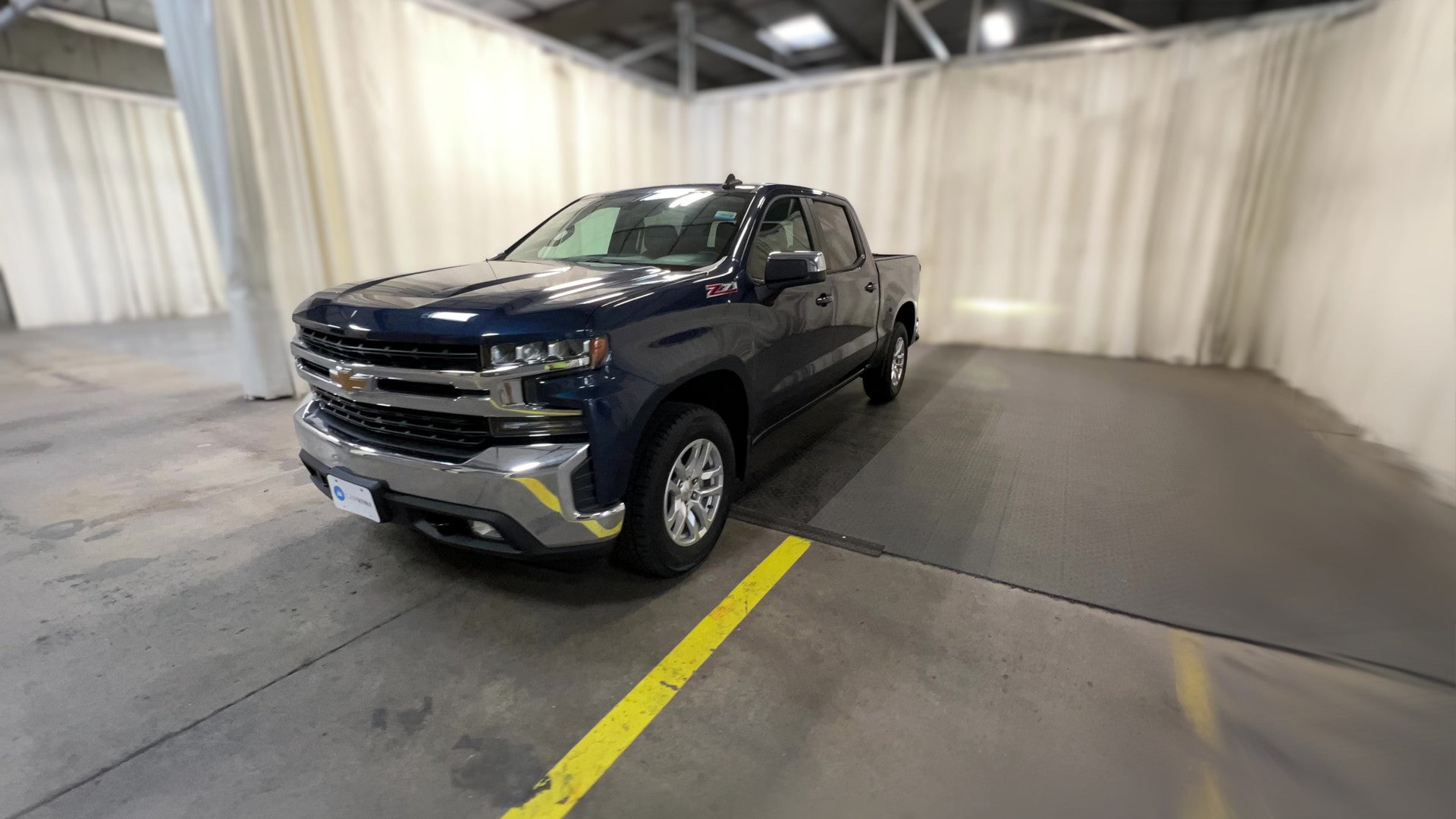 2020 Chevrolet Silverado 1500 Crew Cab vehicle photo