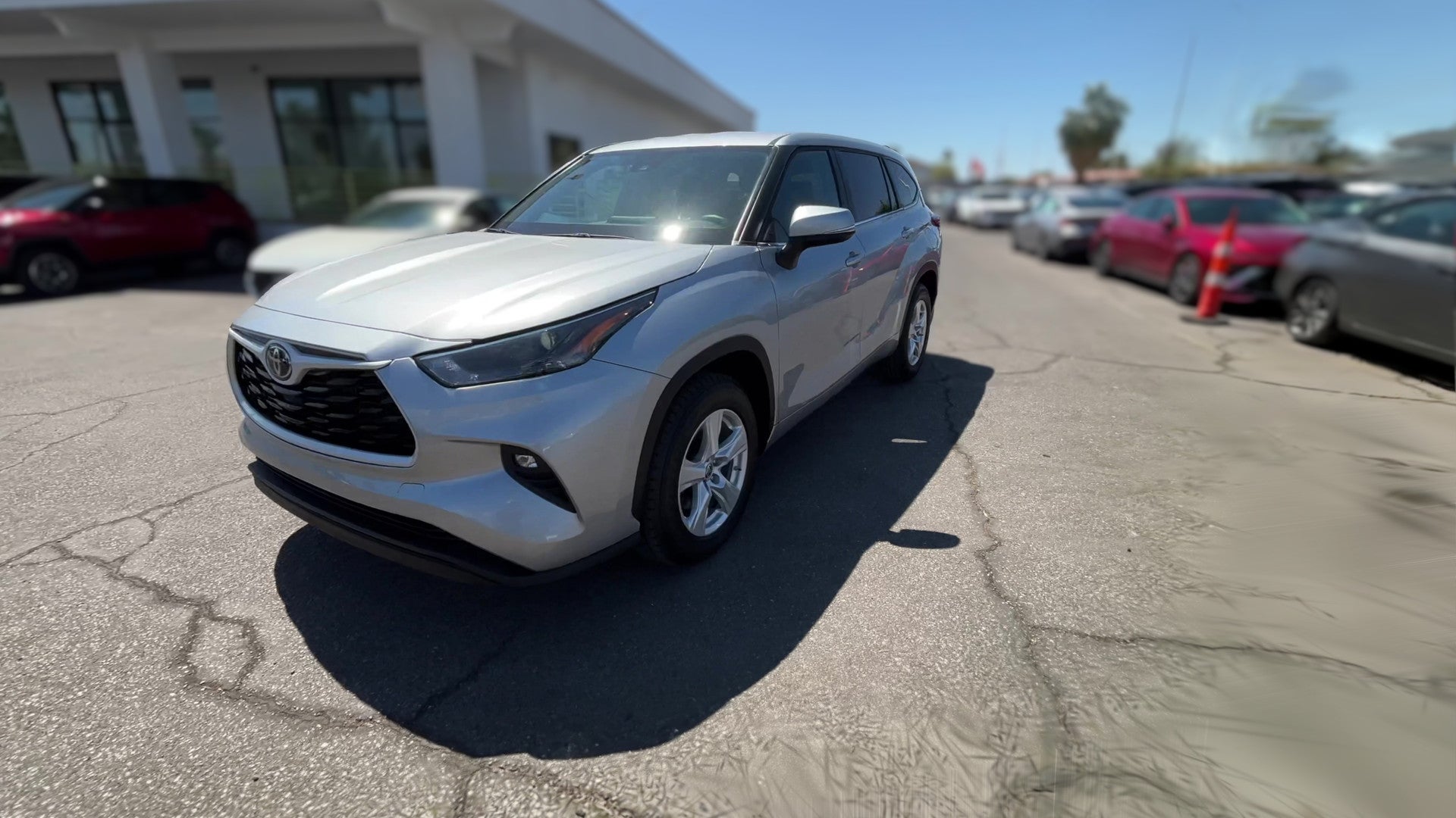 2025 Toyota Highlander vehicle photo