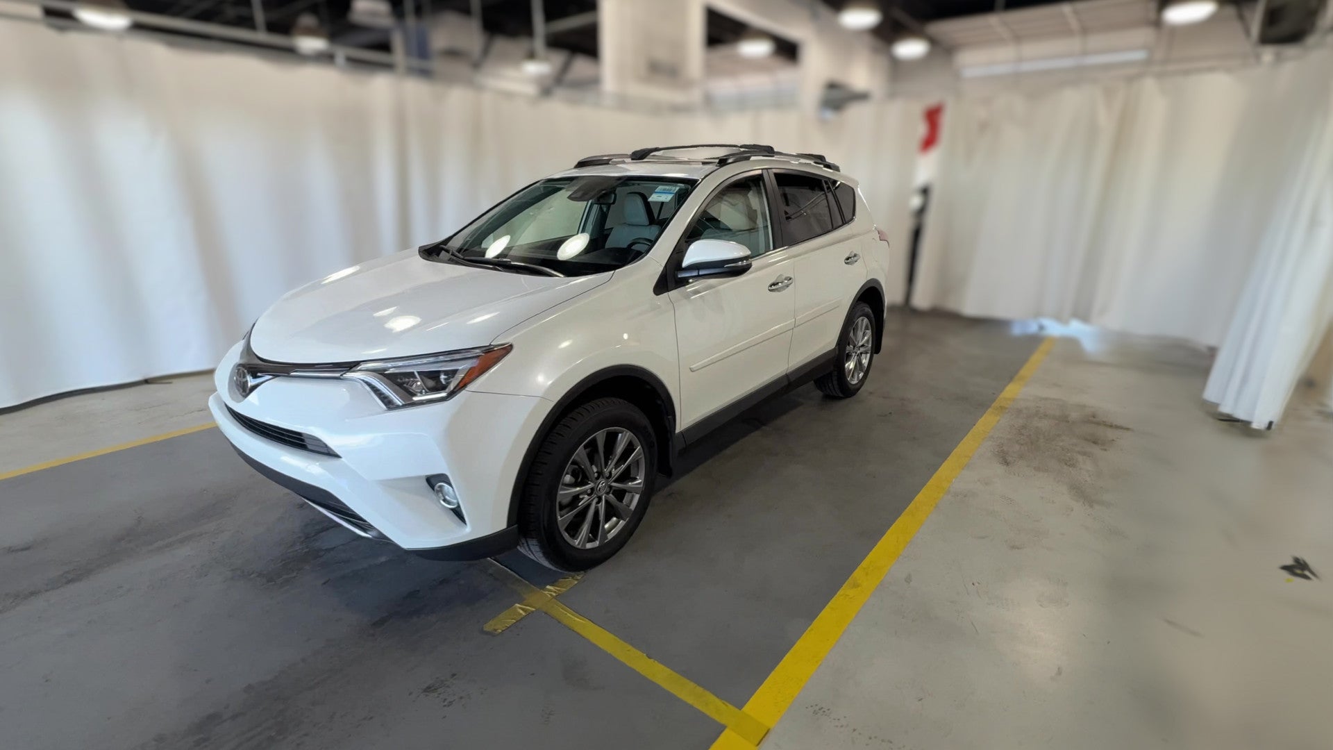 2018 Toyota RAV4 vehicle photo