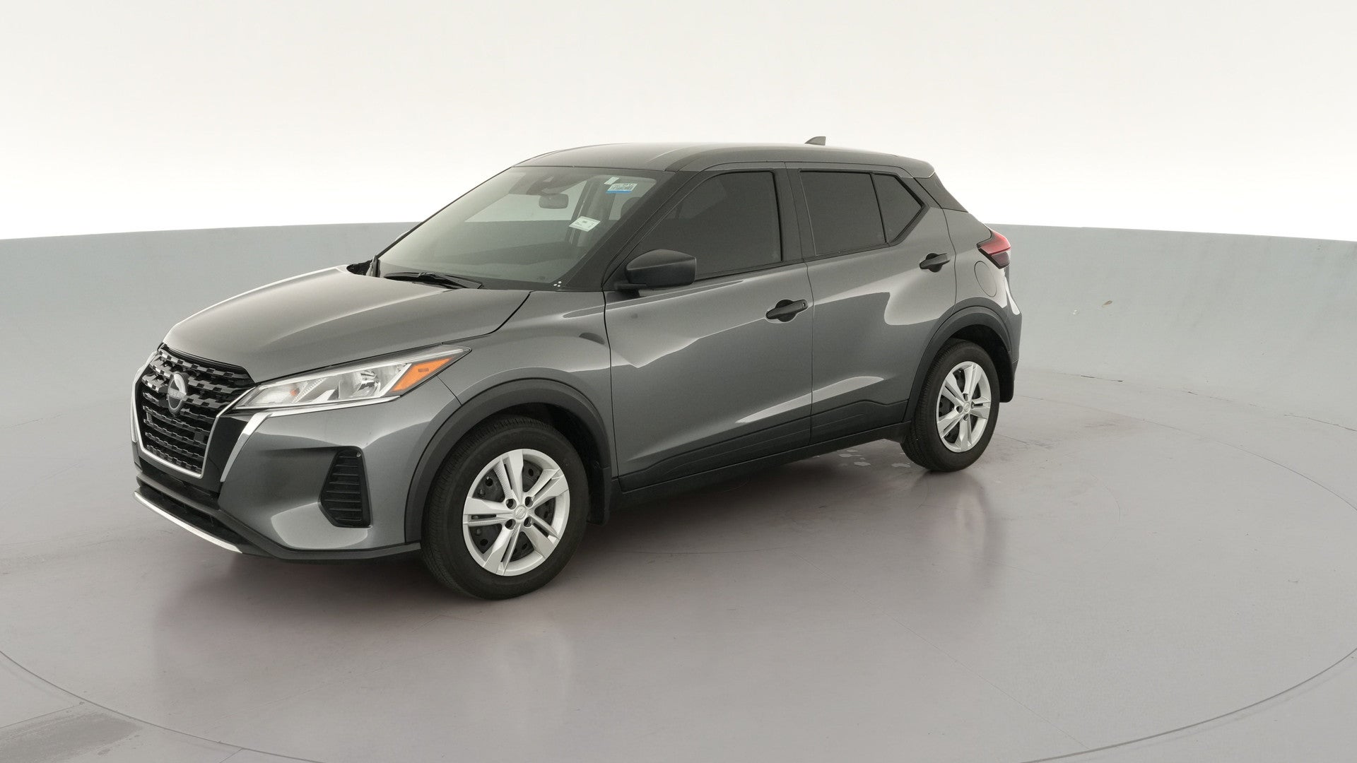 2025 Nissan Kicks Play vehicle photo