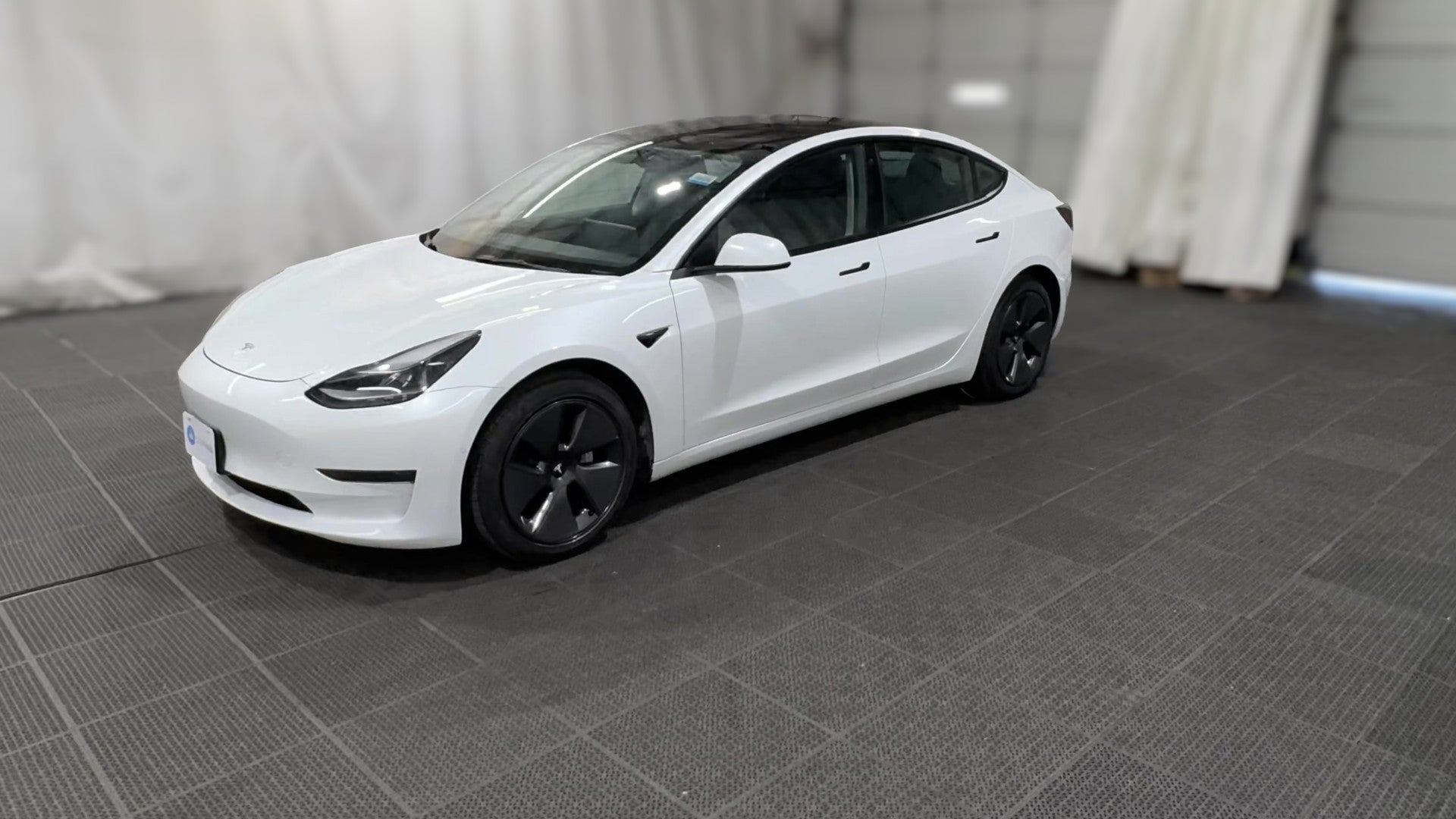 2022 Tesla Model 3 vehicle photo