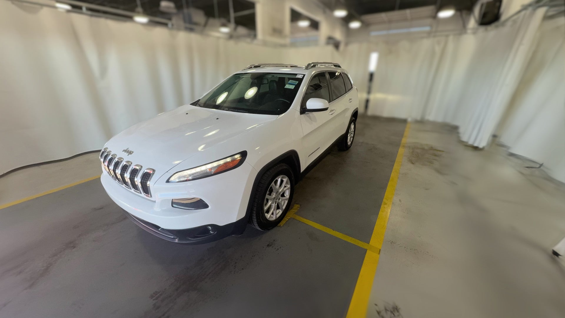 2018 Jeep Cherokee vehicle photo