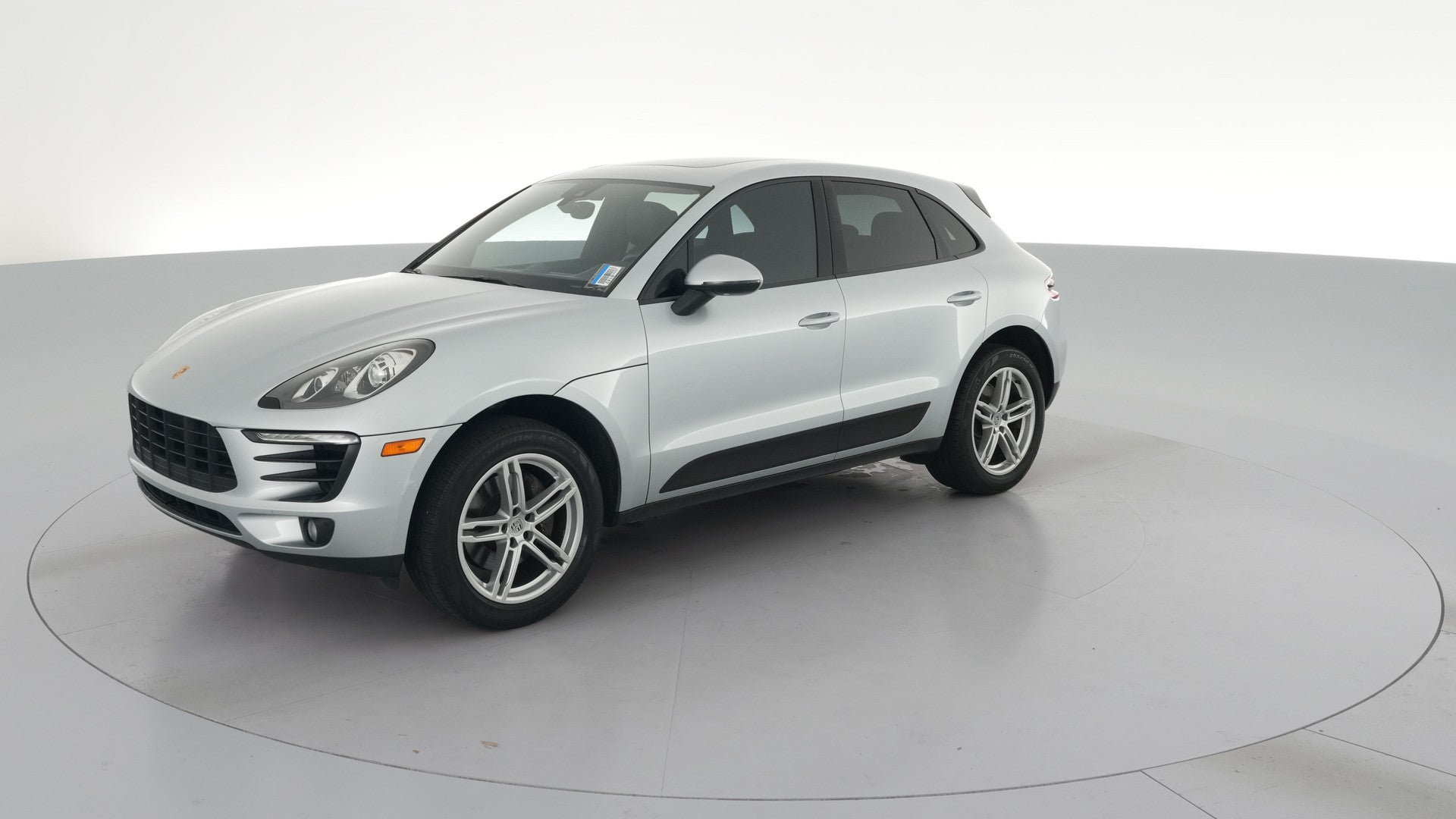 2018 Porsche Macan vehicle photo
