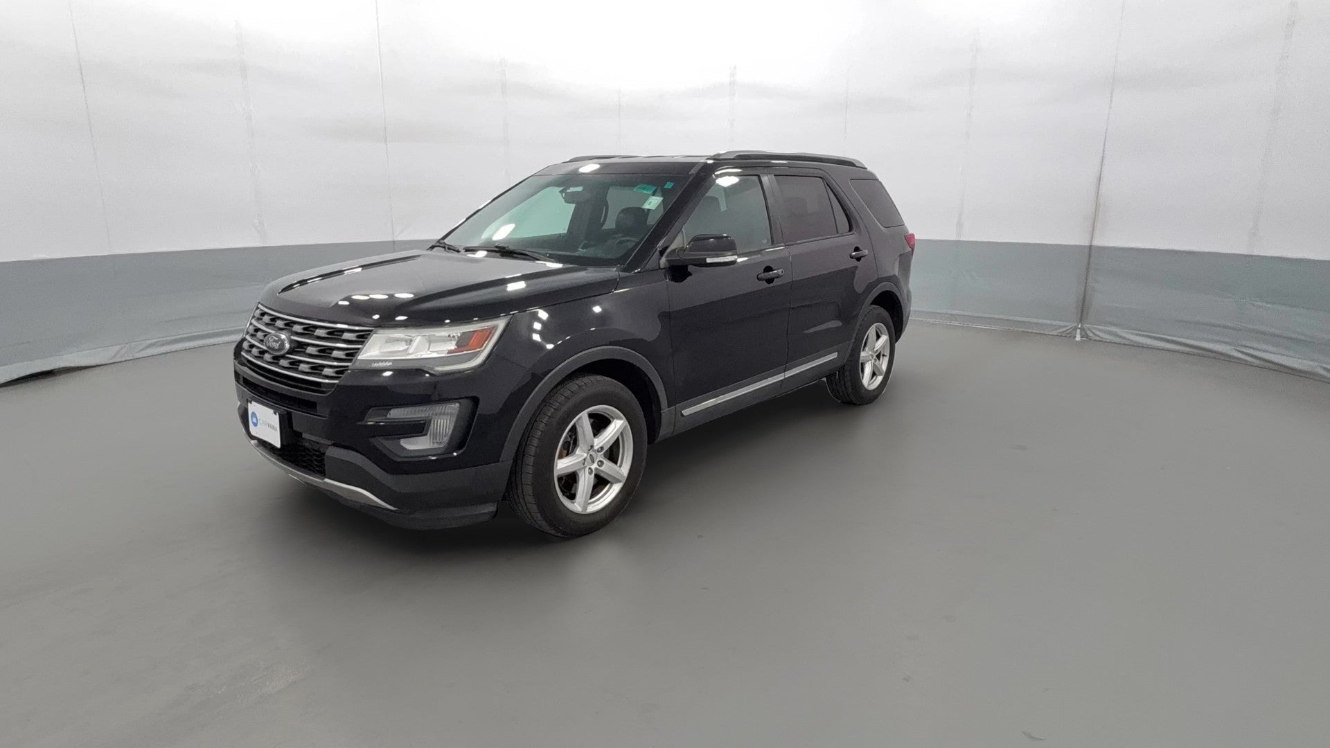 2017 Ford Explorer vehicle photo