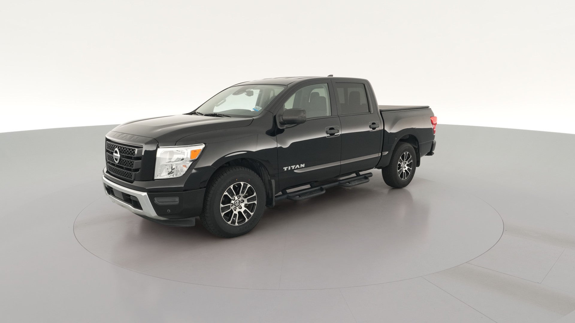 2022 Nissan Titan Crew Cab vehicle photo