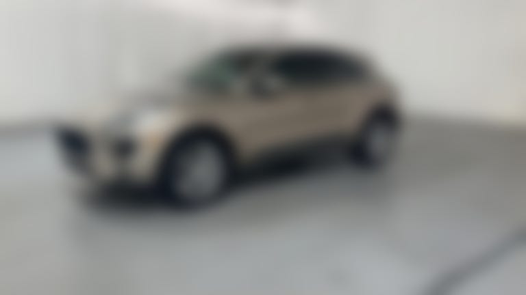 2016 Porsche Macan vehicle photo
