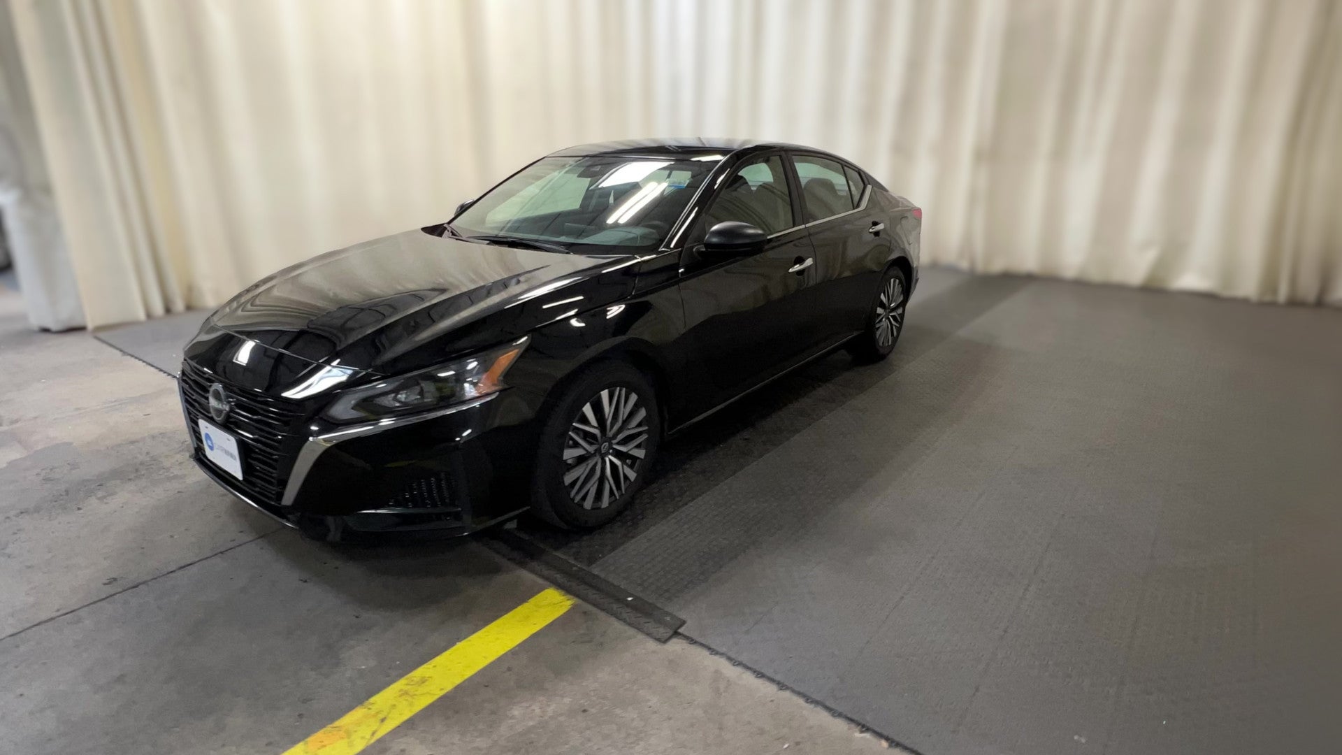 2025 Nissan Altima vehicle photo