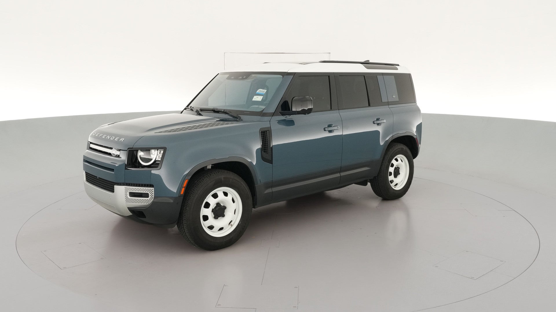 2020 Land Rover Defender 110 vehicle photo