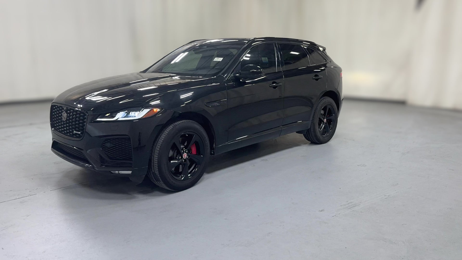 2021 Jaguar F-PACE vehicle photo