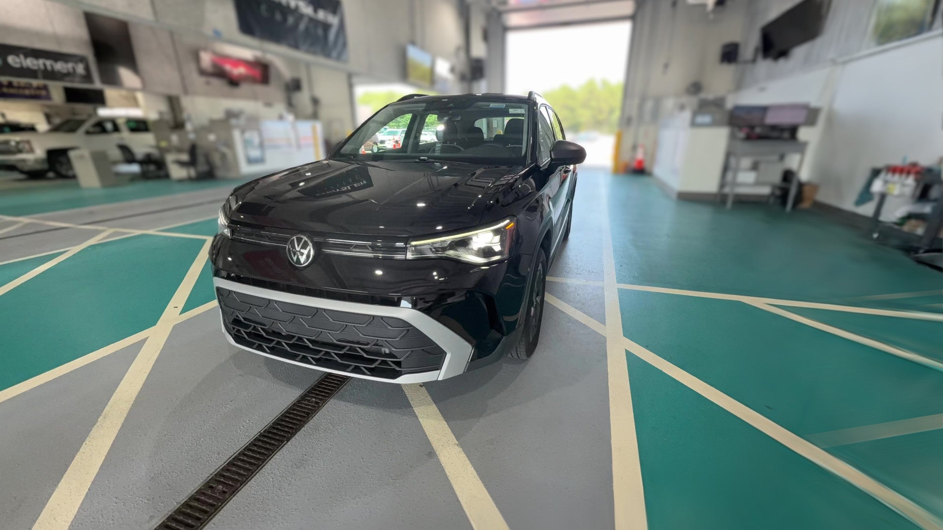 2025 Volkswagen Taos vehicle photo