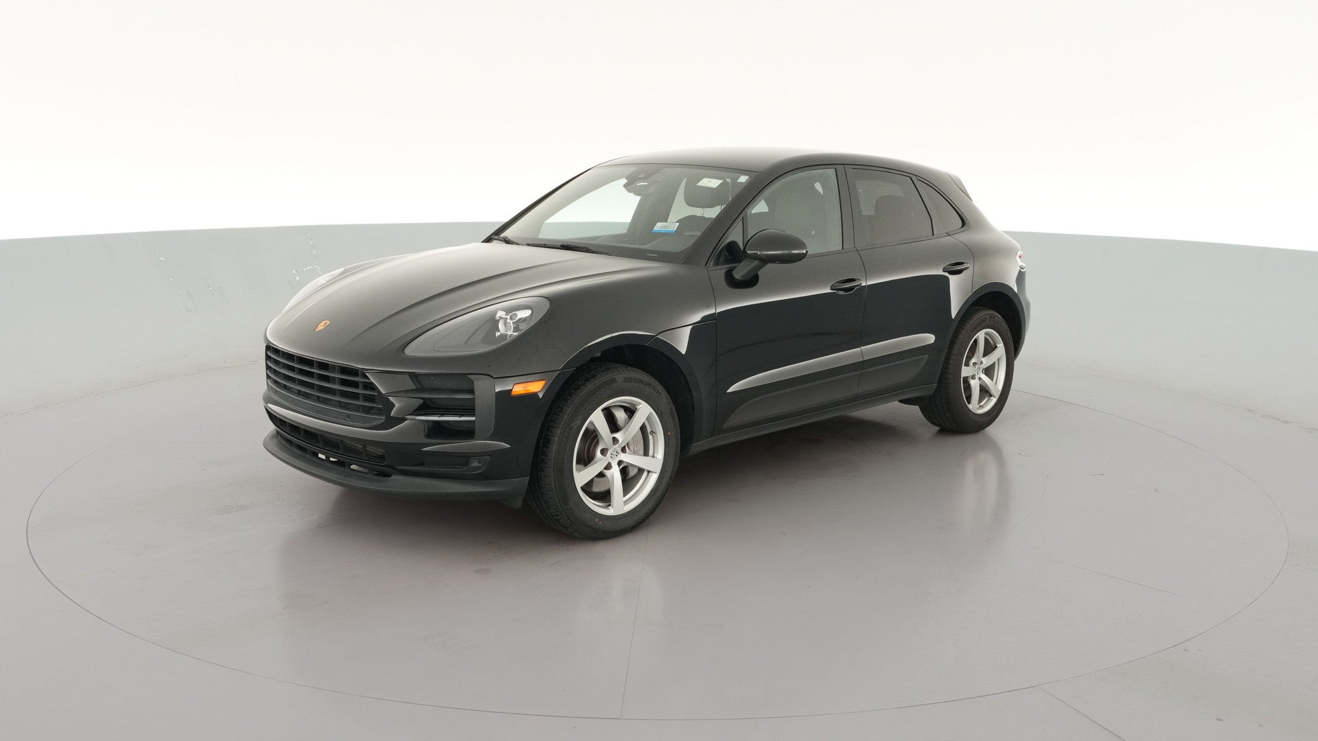 2021 Porsche Macan vehicle photo