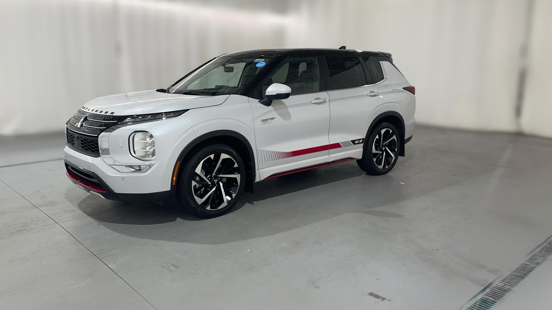 2023 Mitsubishi Outlander PHEV vehicle photo