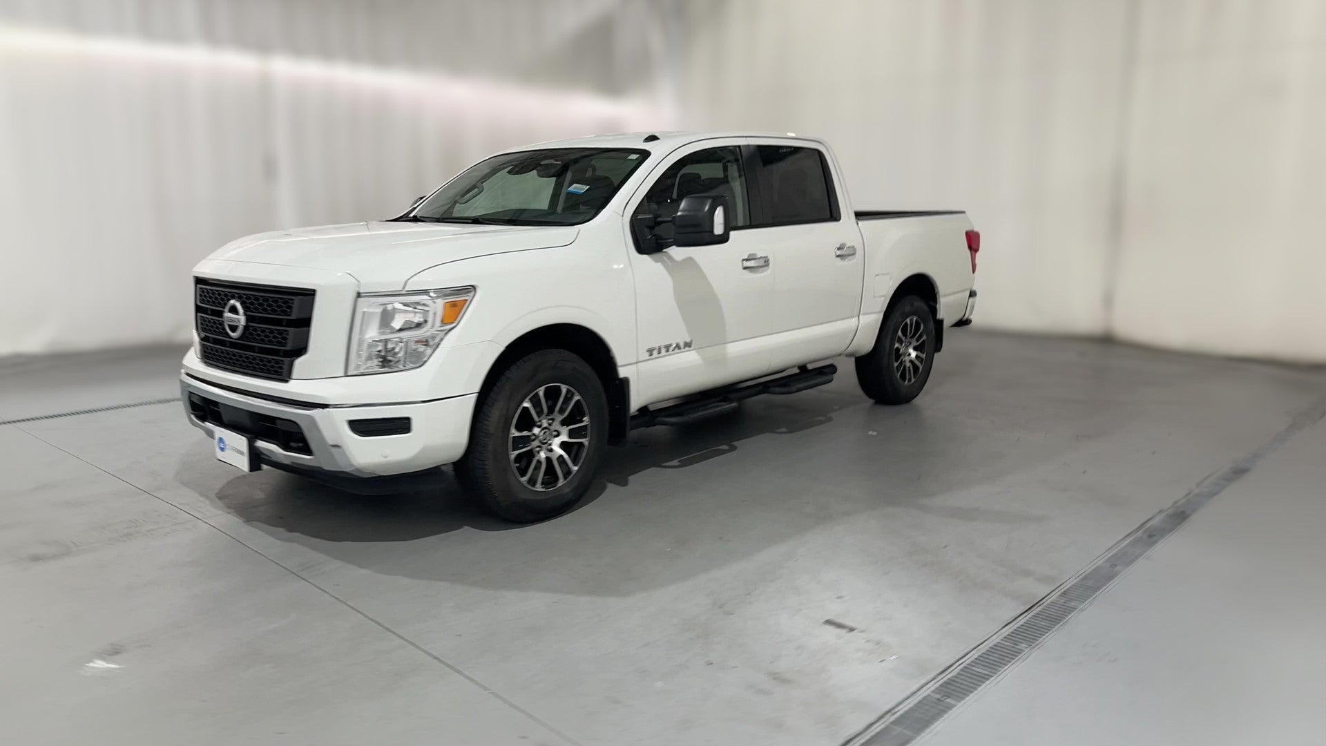 2021 Nissan Titan Crew Cab vehicle photo
